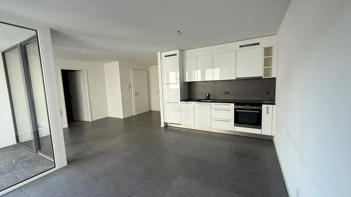 2.5 Room Apartment - Photo 3 of 9