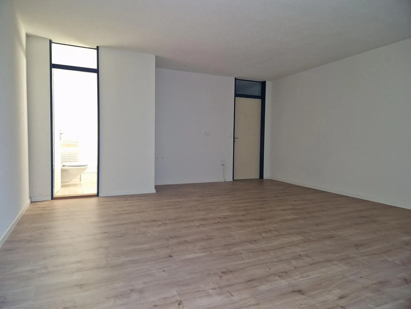 Büro mit WC/Dusche - Foto 4 von 6