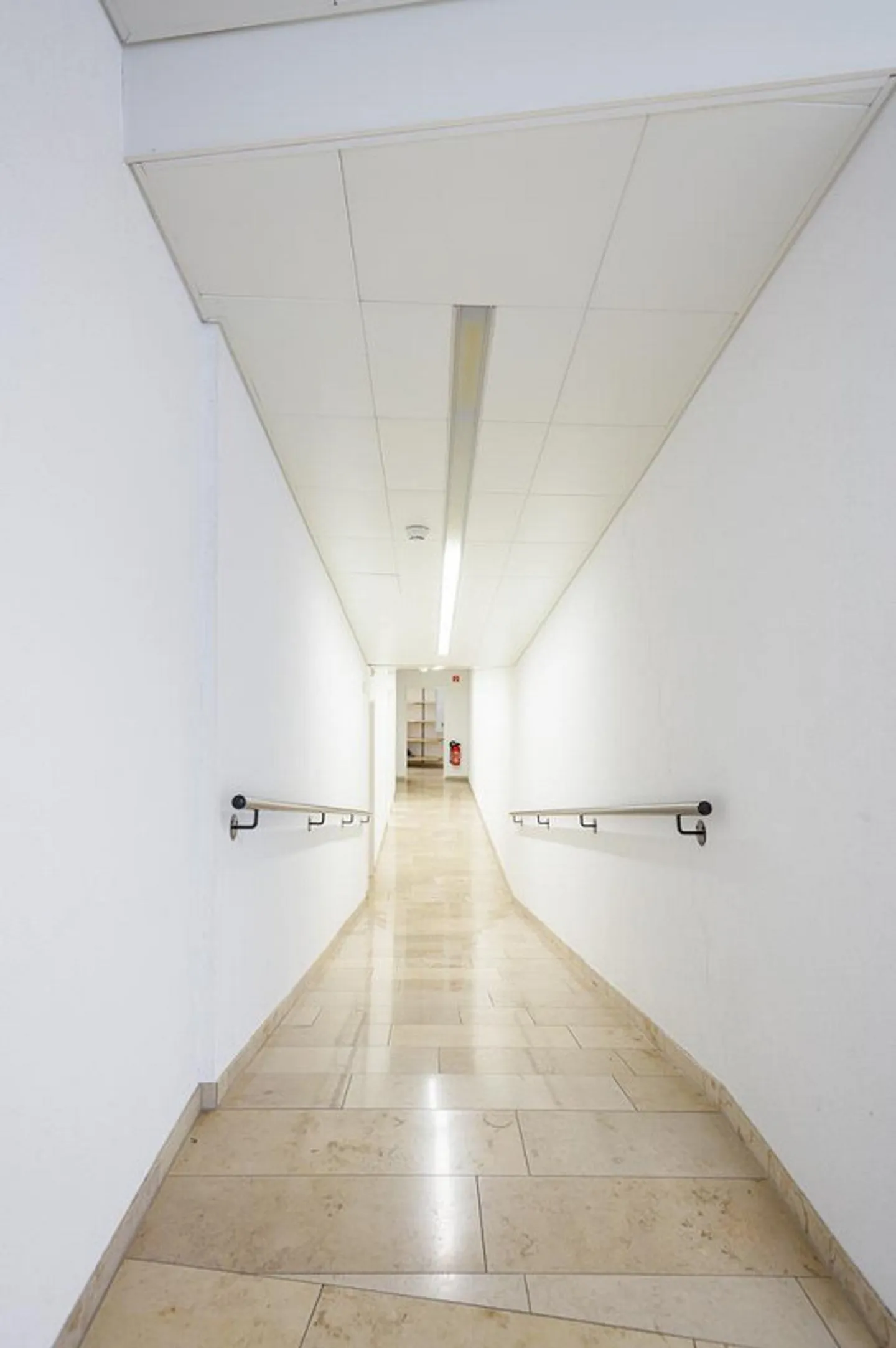 Spazio commerciale nel centro di Grenchen! - Foto 4 di 10