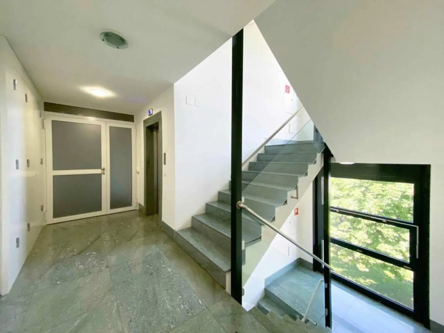 Modernes Büro mit Küche - Foto 11 von 13