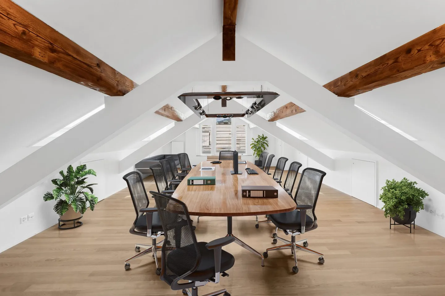 Bezugsbereite Bürofläche mit exklusiver Dachterrasse - Foto 2 von 6