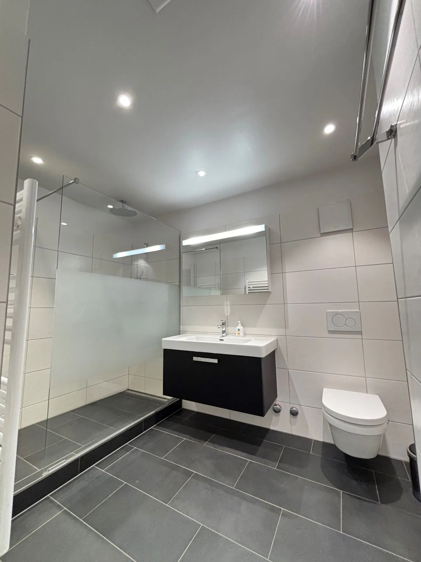 Bezugsbereite Bürofläche mit exklusiver Dachterrasse - Foto 4 von 6