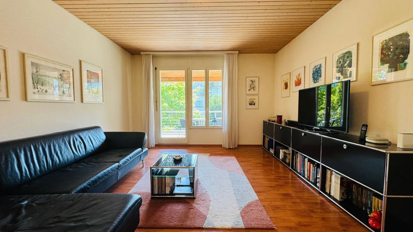 Doppel-Einfamilienhaus mit Garten, Wintergarten, Garagebox und Parkplatz in Lausen - Foto 6 von 31
