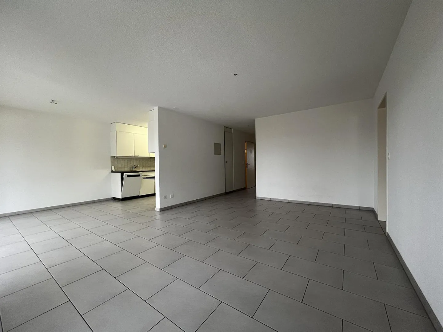 Modern Family Apartment - Photo 6 of 8