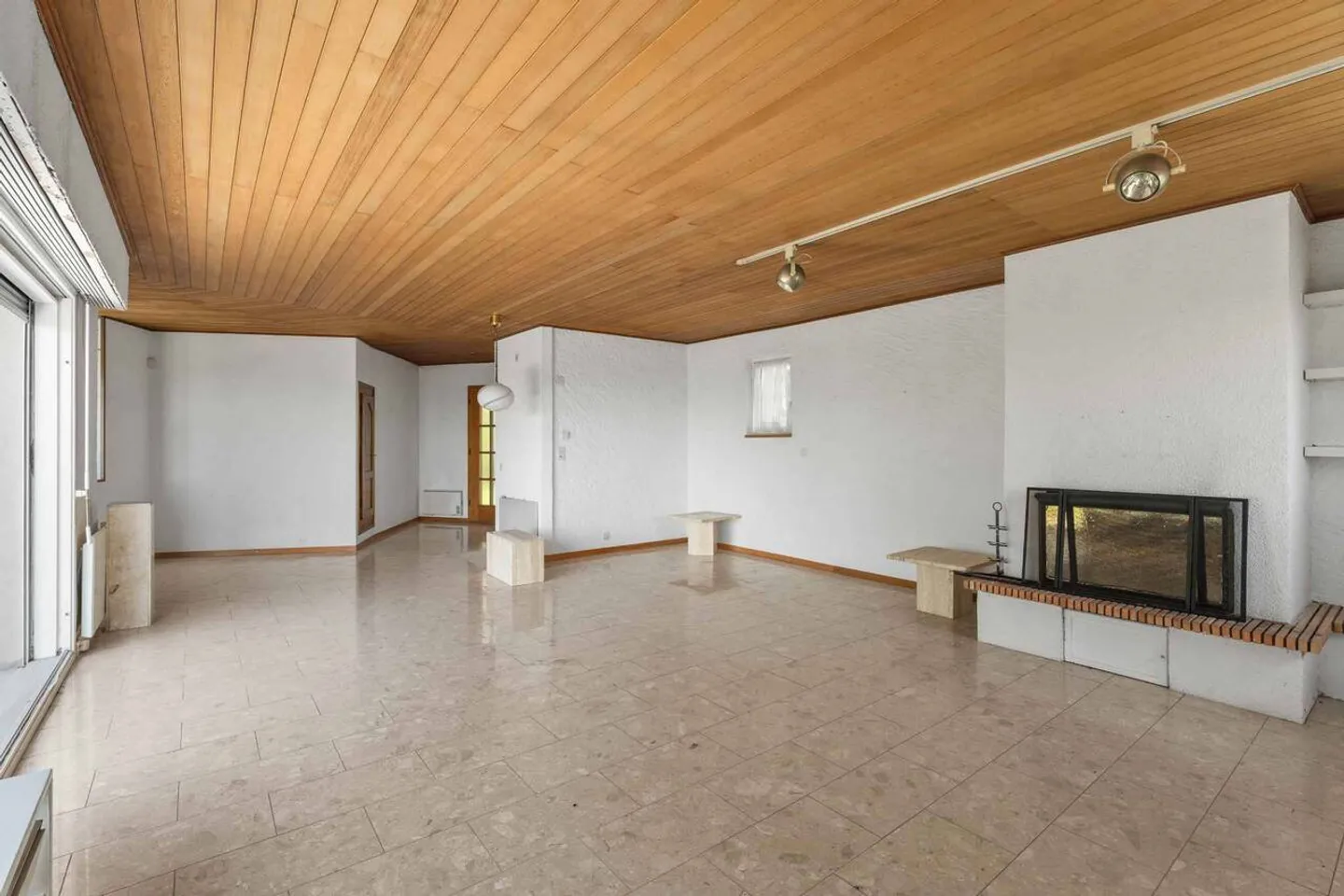 Peaceful situation with magnificent view - Photo 7 of 13