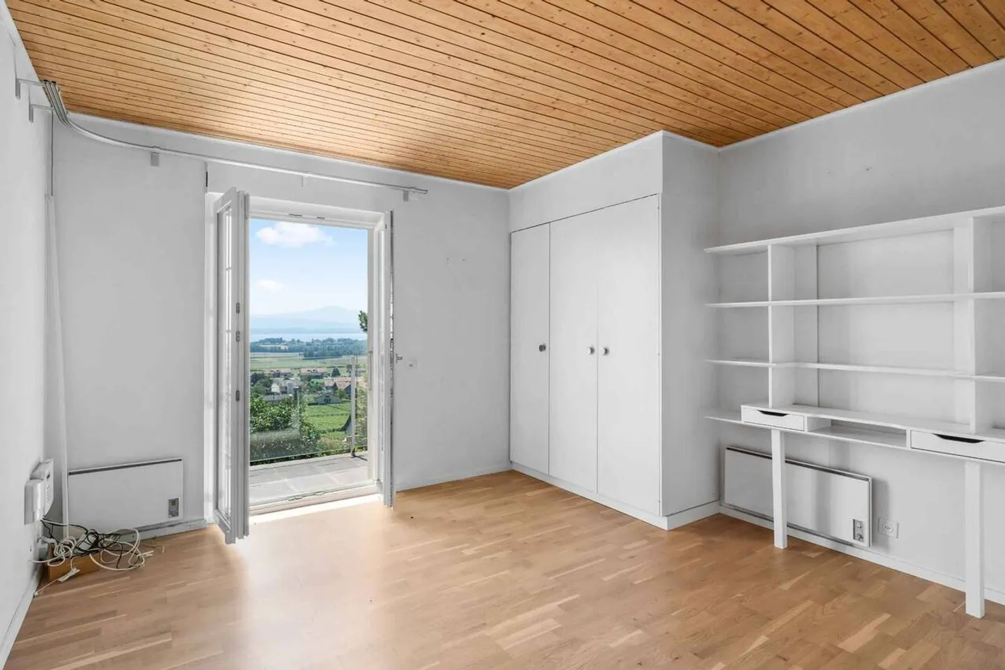 Peaceful situation with magnificent view - Photo 10 of 13