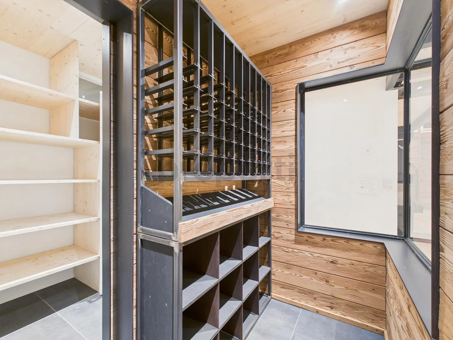 Moderne Maisonette mit Balkon - Foto 9 von 14