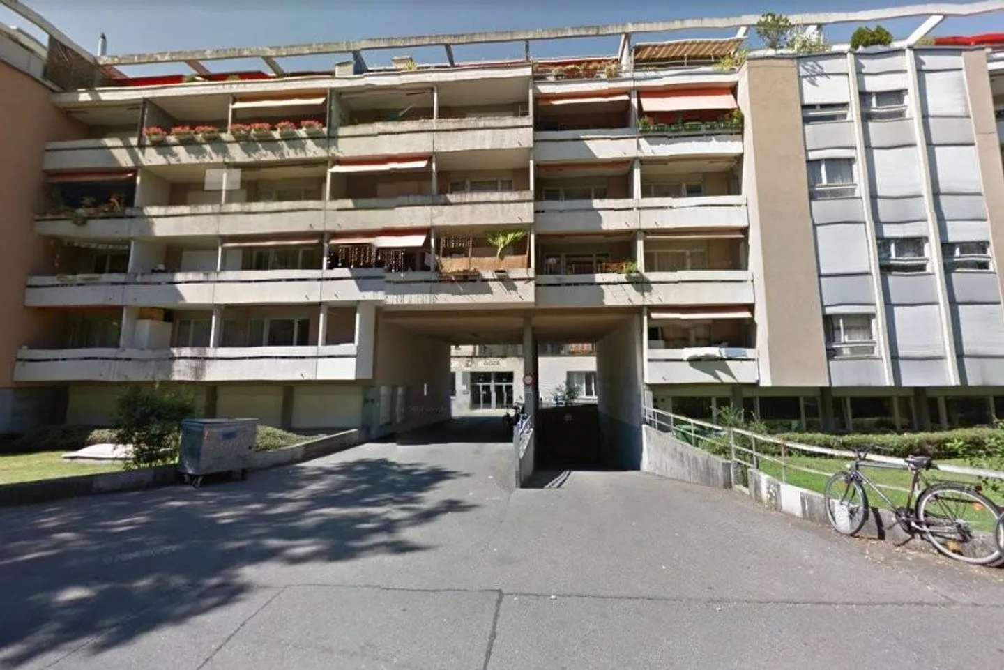 Einstellhallenplatz im Herzen der Lorraine! - Foto 1 von 3