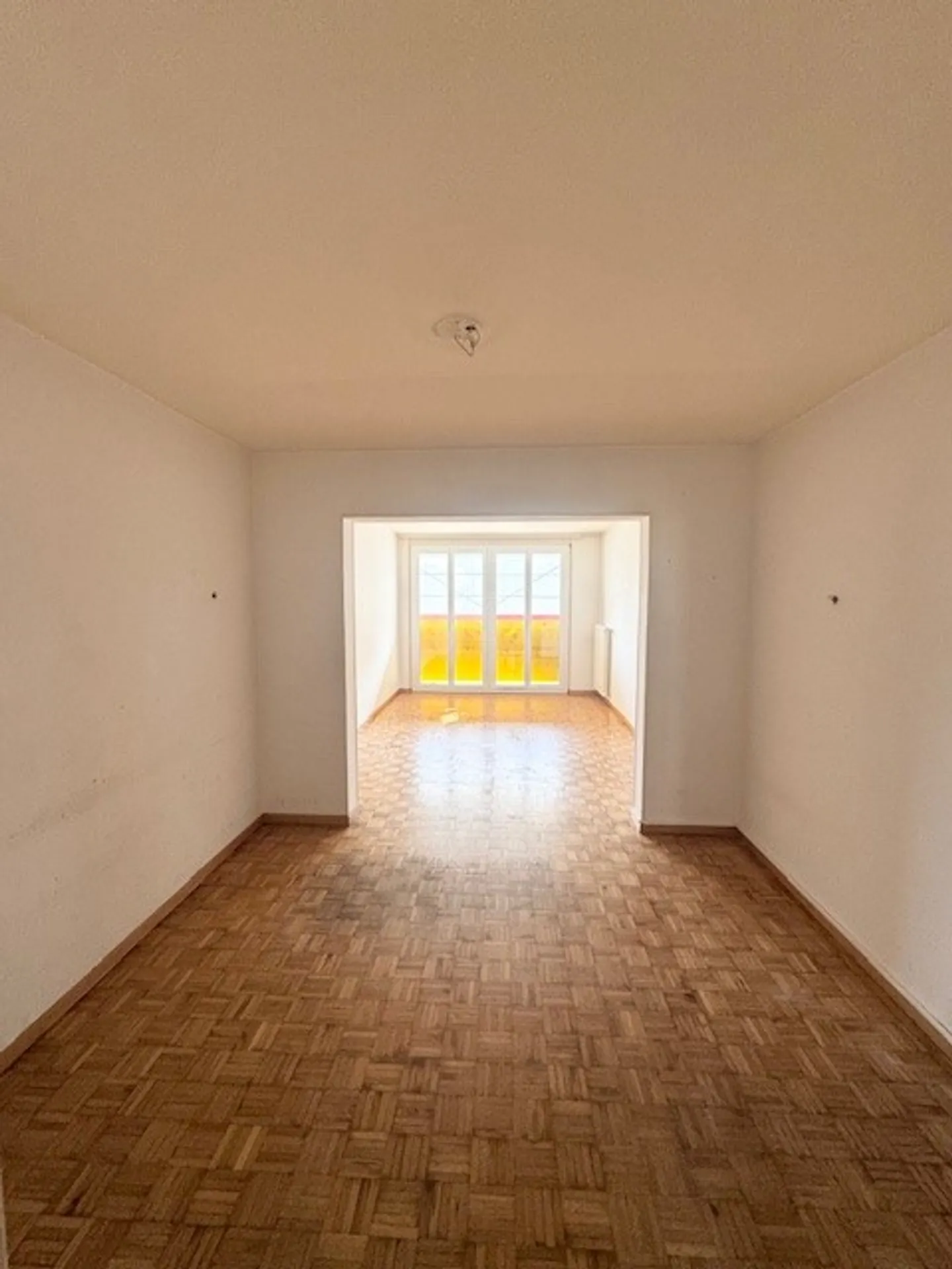 3.5 Room Apartment - Photo 2 of 6