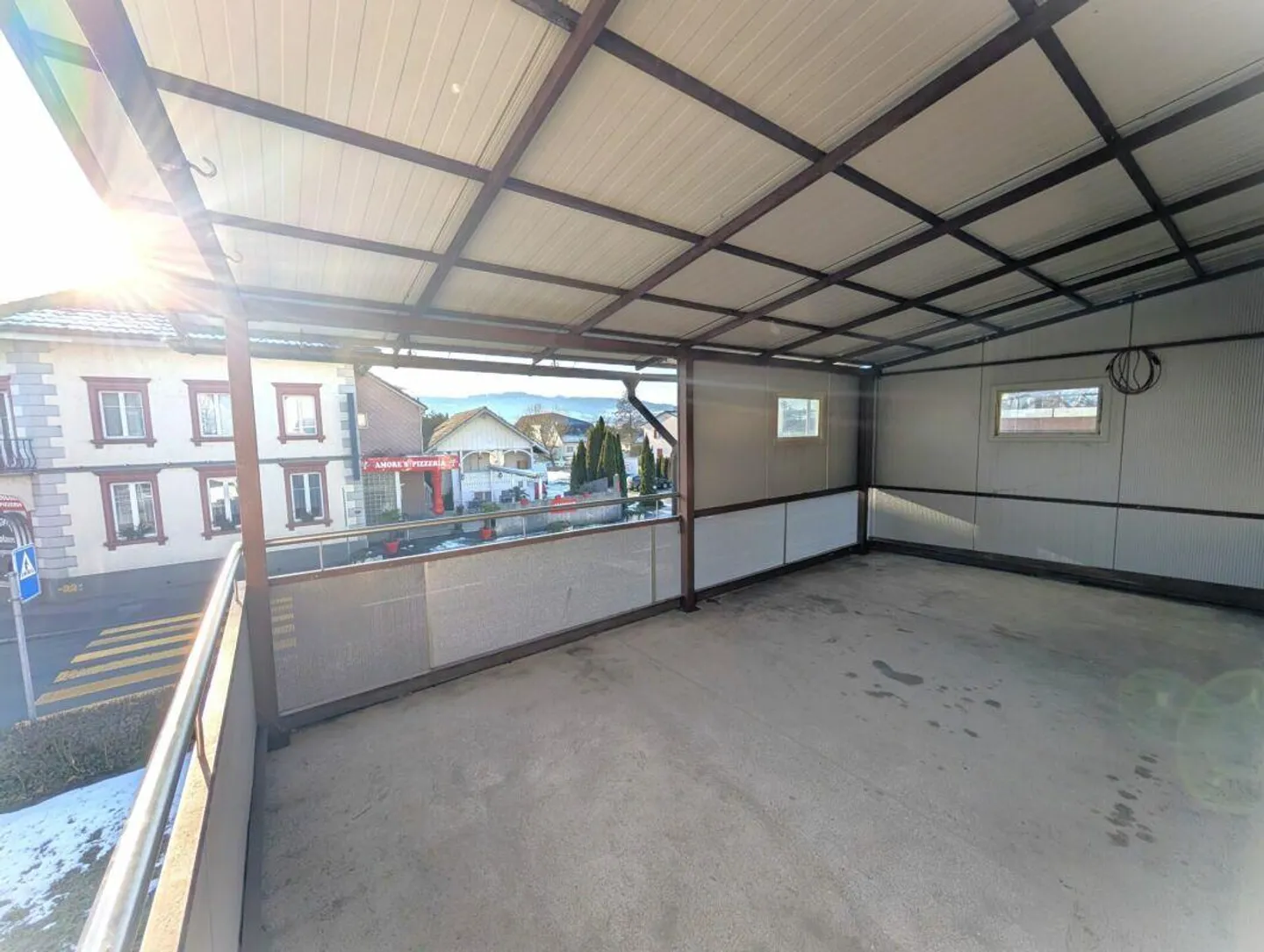 Casa angolare spaziosa e ben curata con molto spazio di stoccaggio - Foto 10 di 14