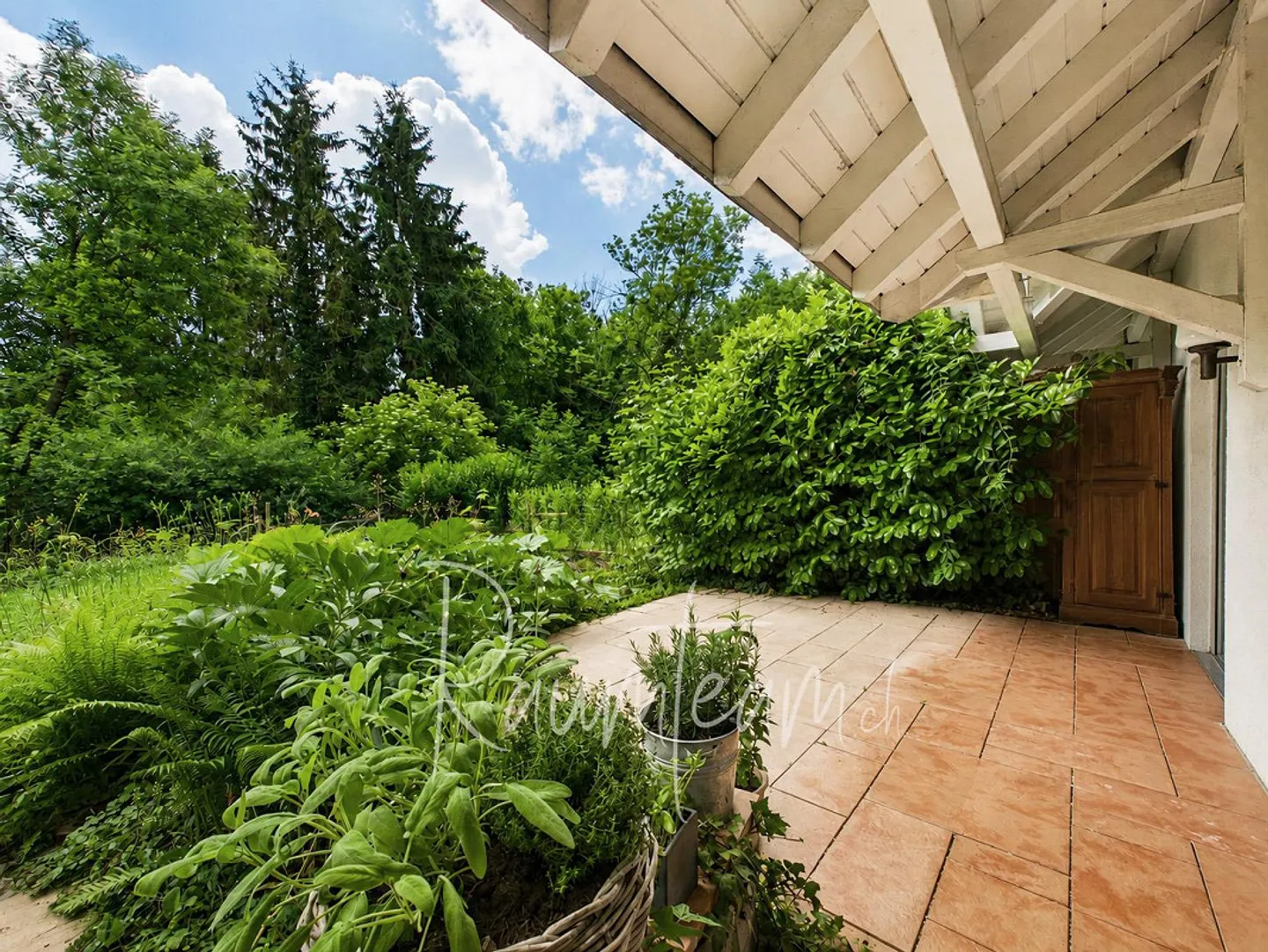 Peace. Nature. Privacy: Cozy Garden Apartment - Photo 13 of 16