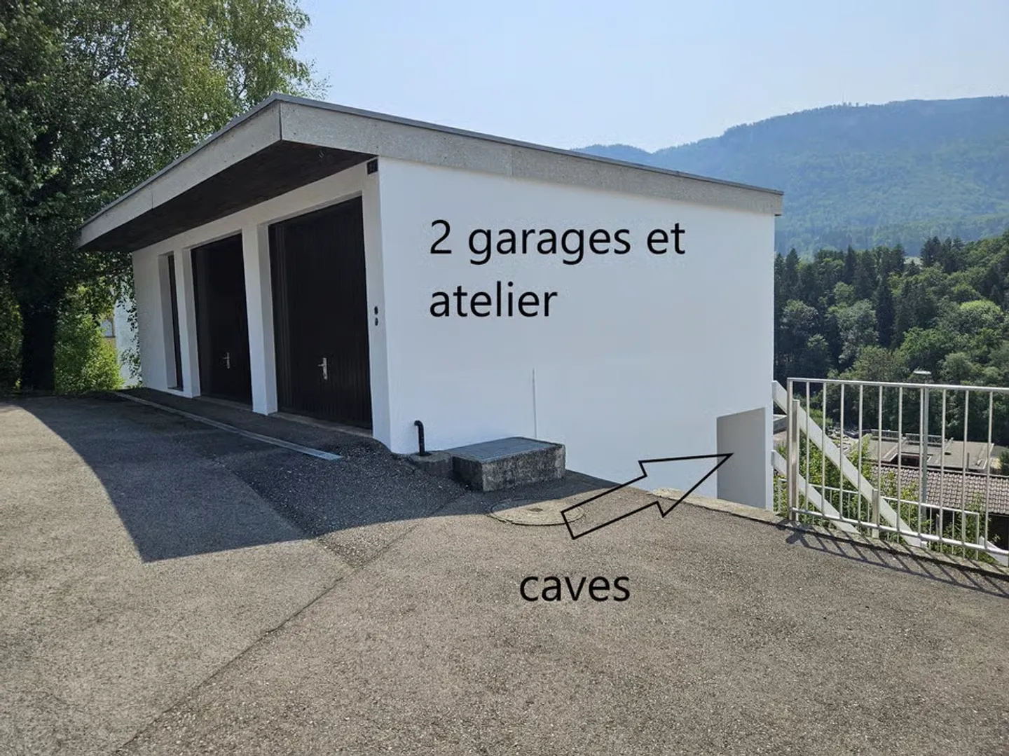 Geräumige 5,5-Zimmer-Wohnung mit Terrasse in Moutier mit freiem Blick, 2 Garagen - Foto 6 von 13