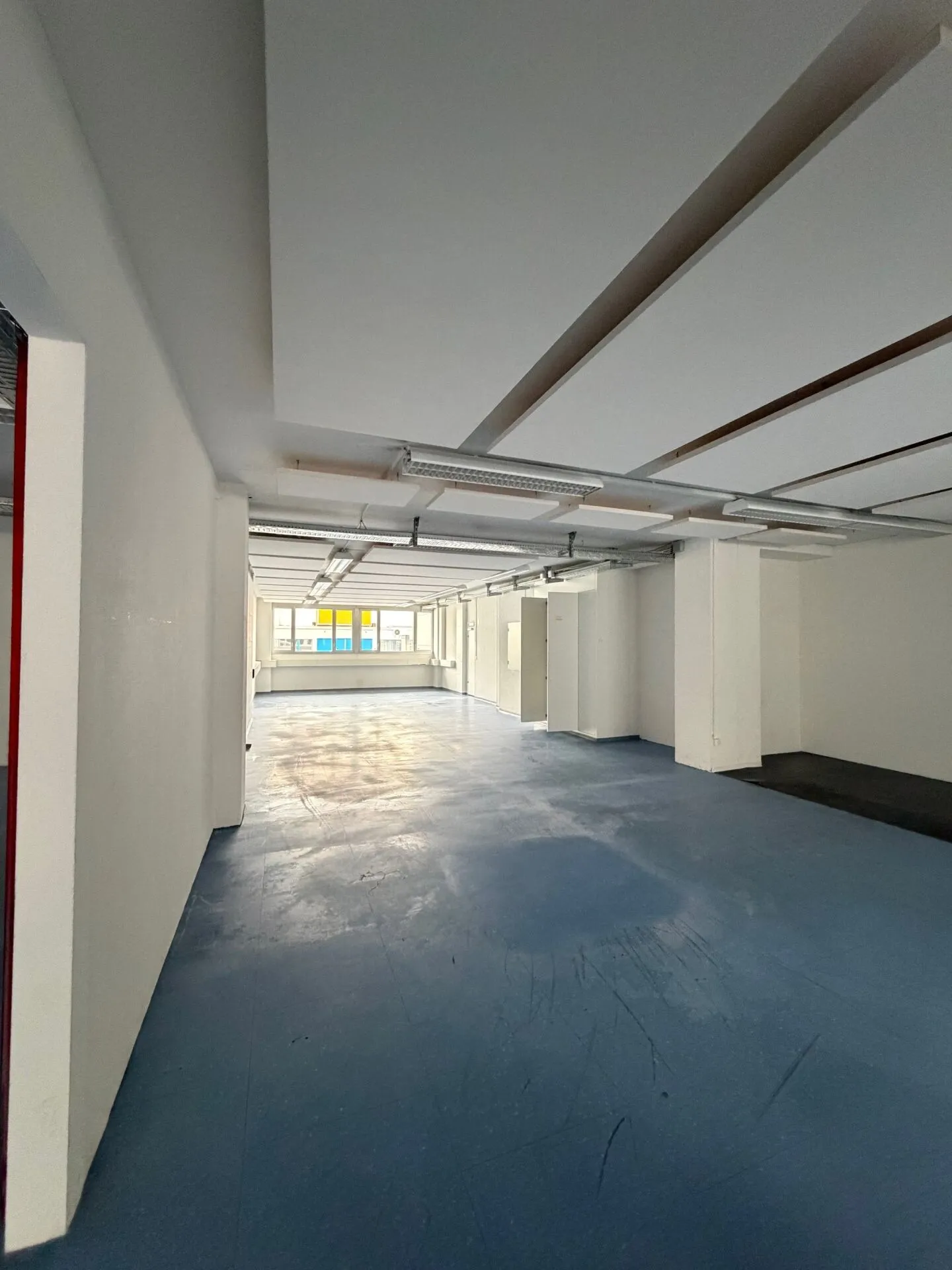 Your new company location; 597 m2 office and service spaces on the ground floor with direct access via ramp - Photo 5 of 7
