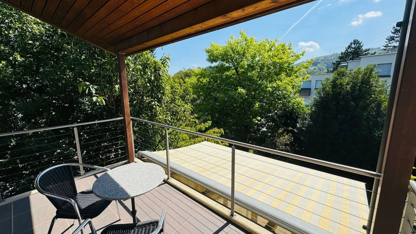 Doppel-Einfamilienhaus mit Garten, Wintergarten, Garagebox und Parkplatz in Lausen - Foto 17 von 31