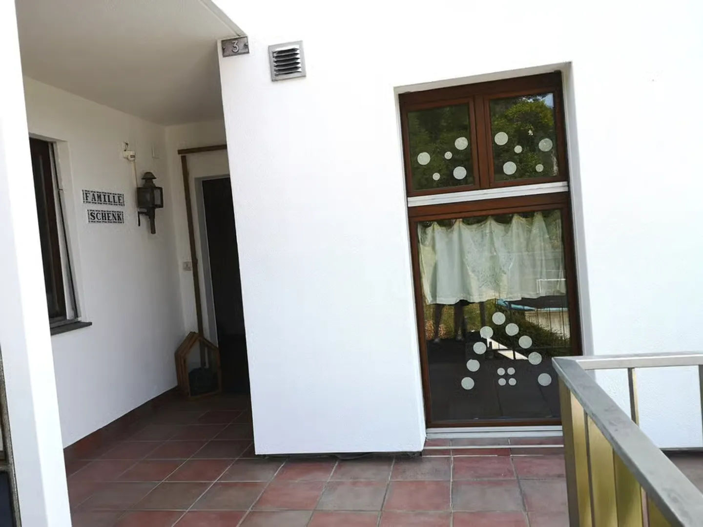 Geräumige 5,5-Zimmer-Wohnung mit Terrasse in Moutier mit freiem Blick, 2 Garagen - Foto 12 von 13