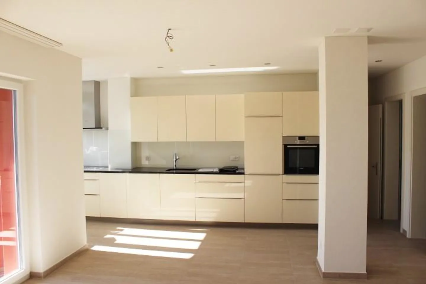 4.5-room maisonette apartment with large garden - Your home with plenty of space - Photo 5 of 15
