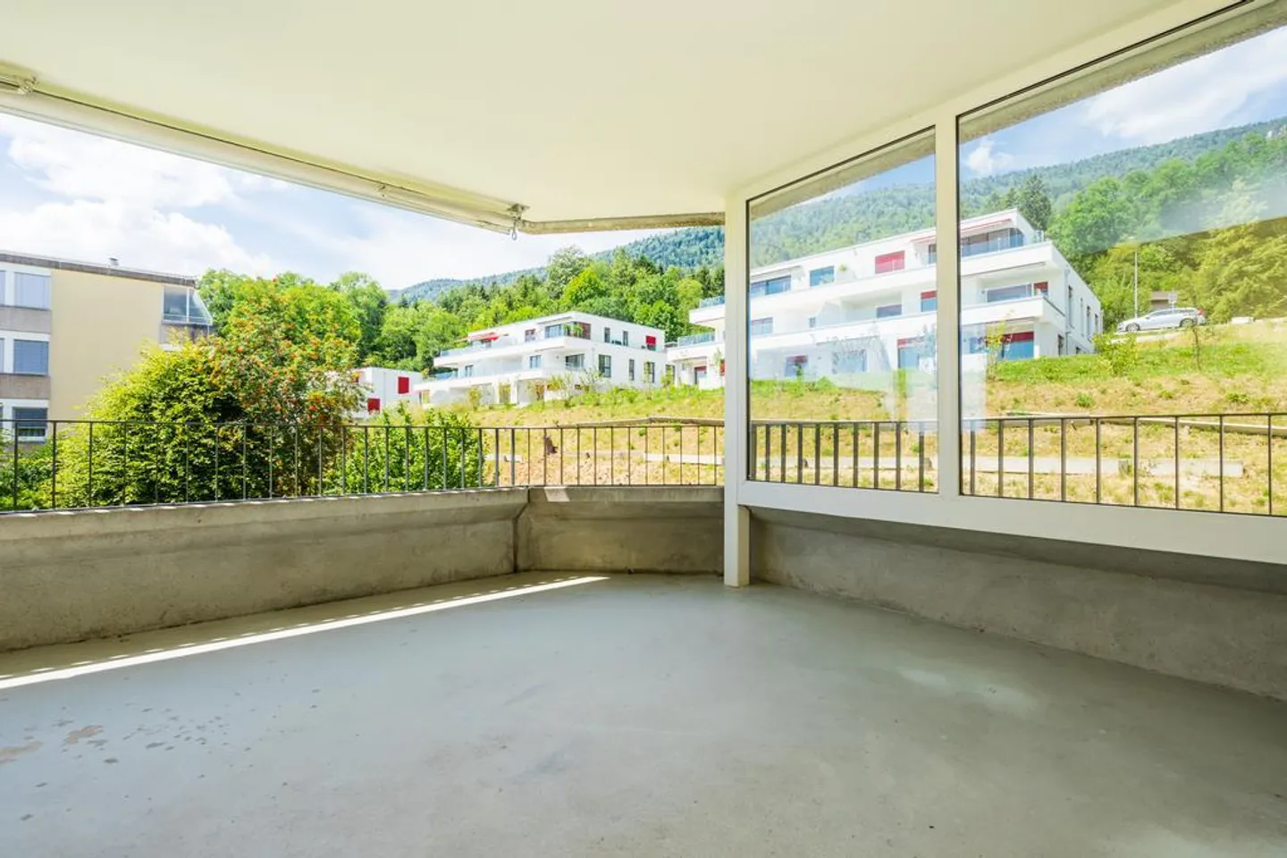 Helle 4.5-Zimmer-Wohnung mit Balkon - Foto 5 von 12