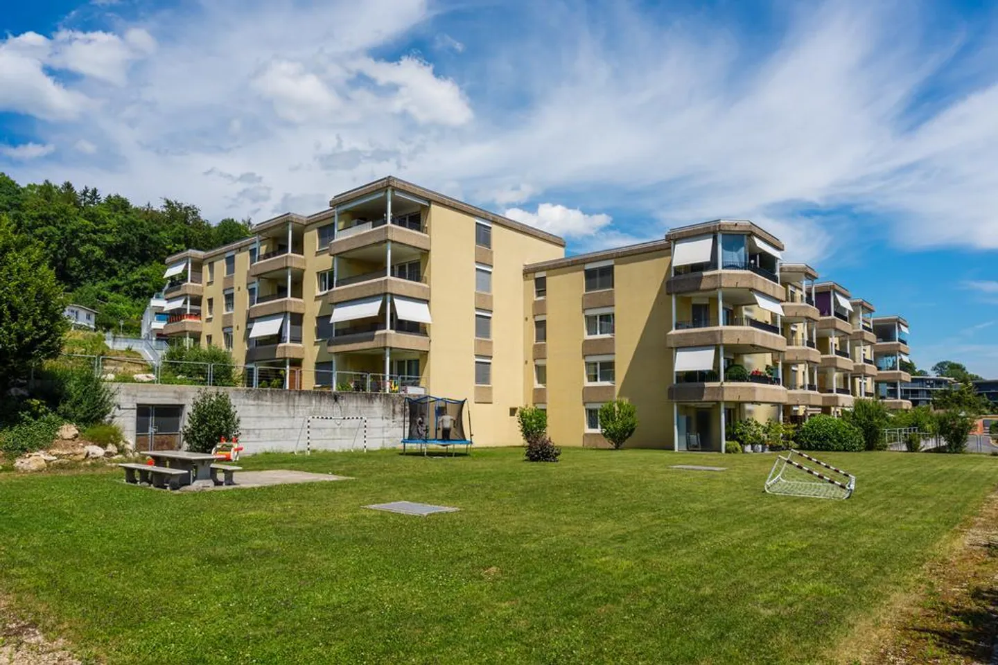 Helle 4.5-Zimmer-Wohnung mit Balkon - Foto 1 von 12