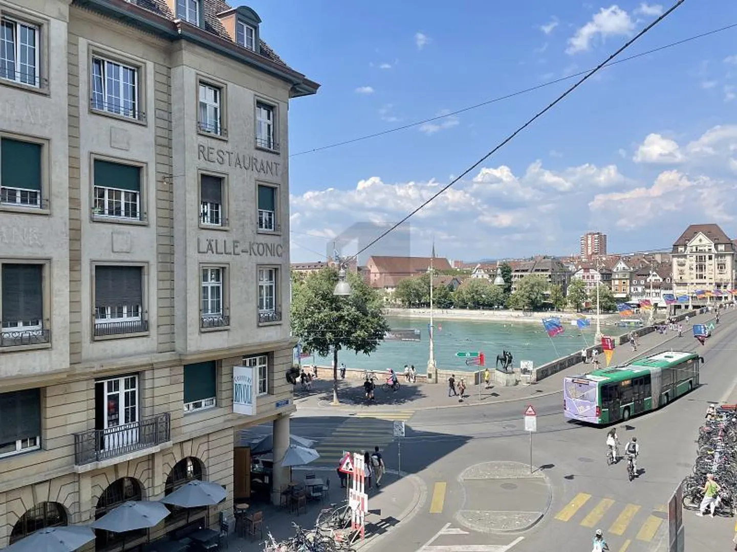 CON VISTA SUL RENO, NEL CENTRO - Foto 1 di 6