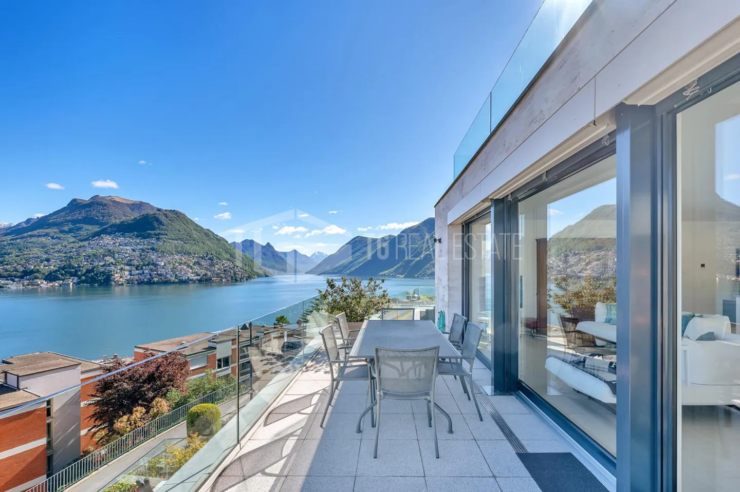 Ampio appartamento di 4,5 locali con vista mozzafiato sul lago a Paradiso - Foto 2 di 13
