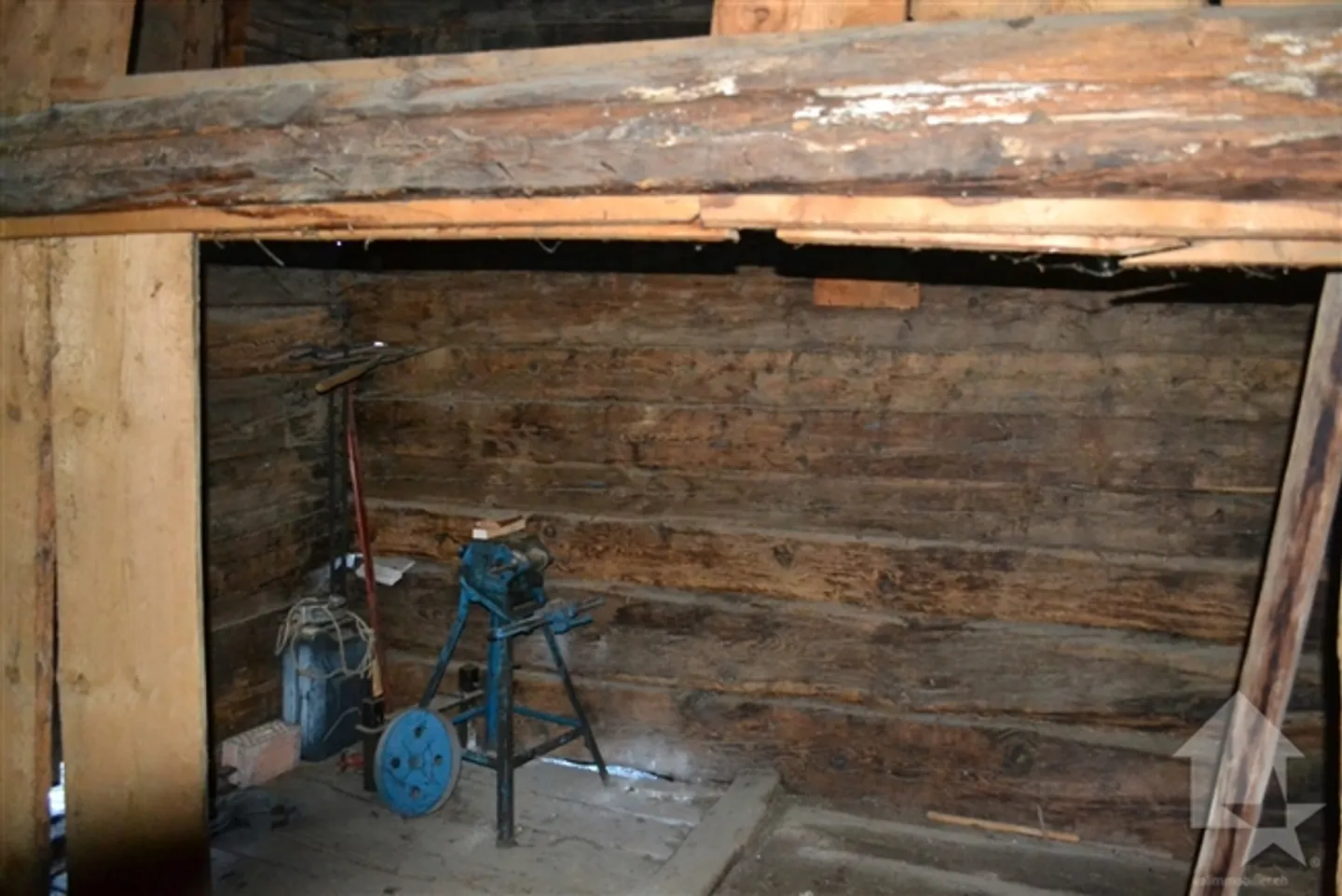 «Raccard zum Renovieren mitten in Albinen auf 2 Etagen und Zwischengeschoss» - Foto 11 von 13