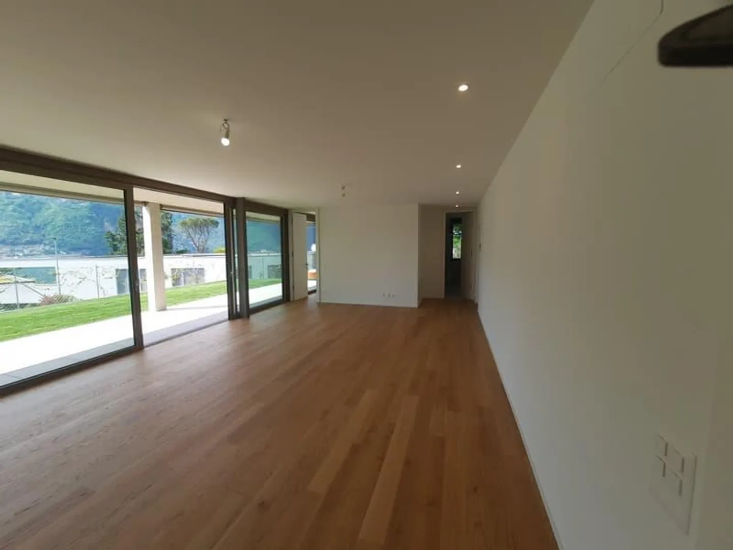 Bel appartement avec jardin à Bissone - Photo 3 sur 7