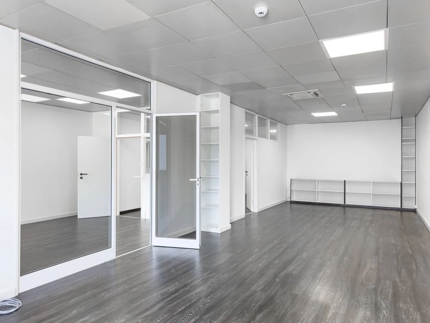 Spazio uffici/laboratori di 337m2 a Satigny - Foto 1 di 11
