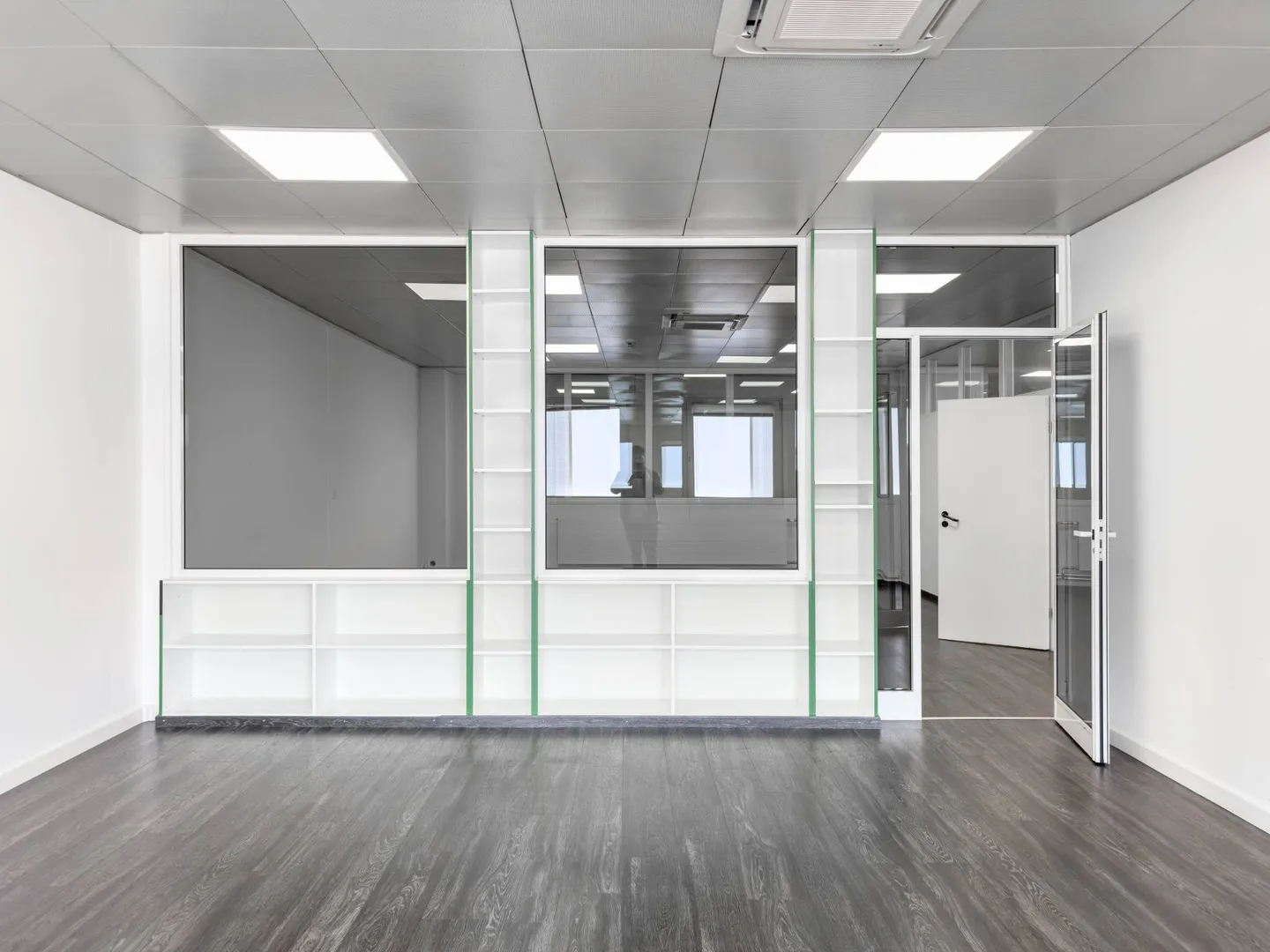 Spazio uffici/laboratori di 337m2 a Satigny - Foto 4 di 11