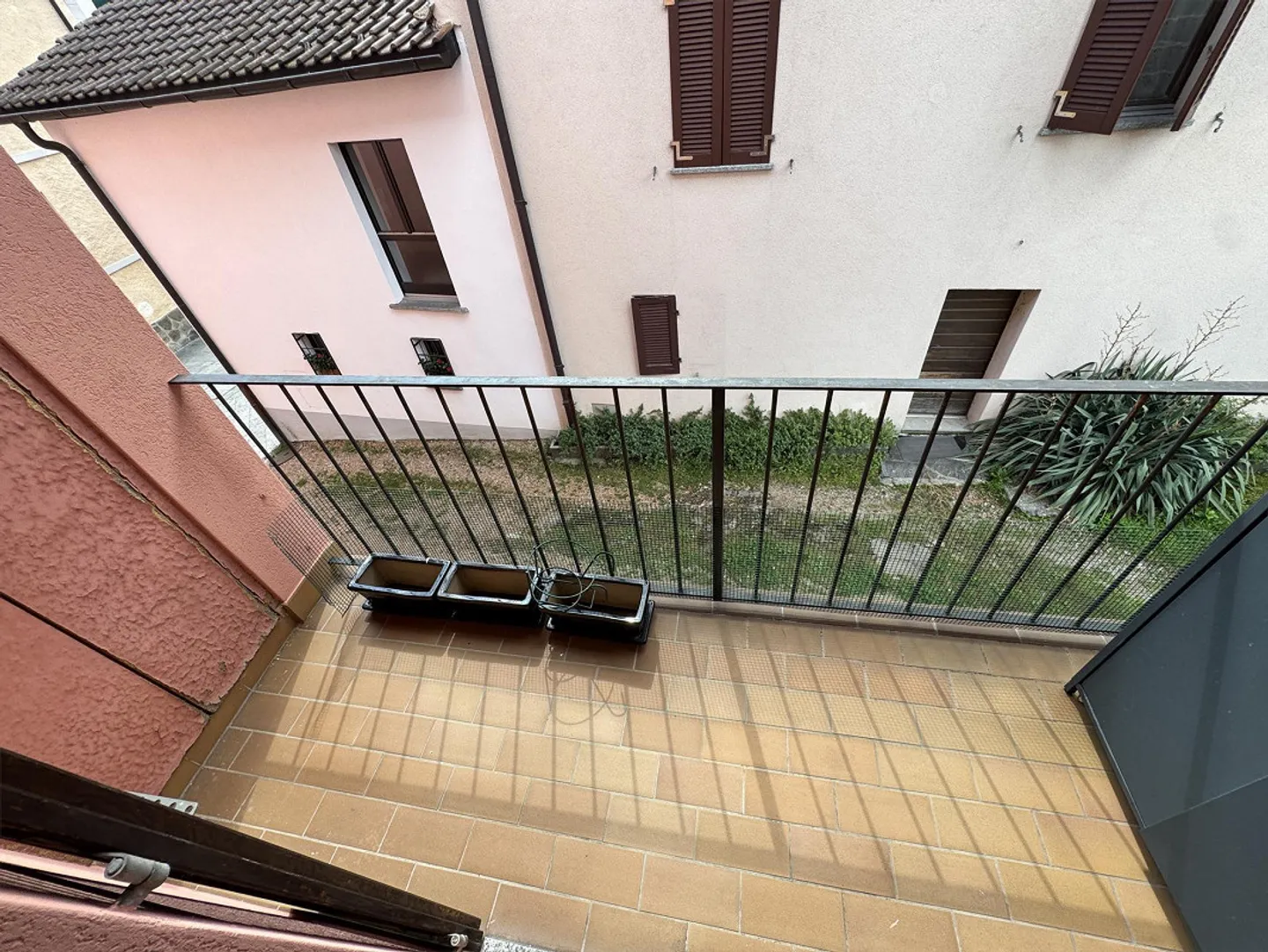 Charming 2.5 in the heart of the historic center of Vezia - Photo 23 of 23