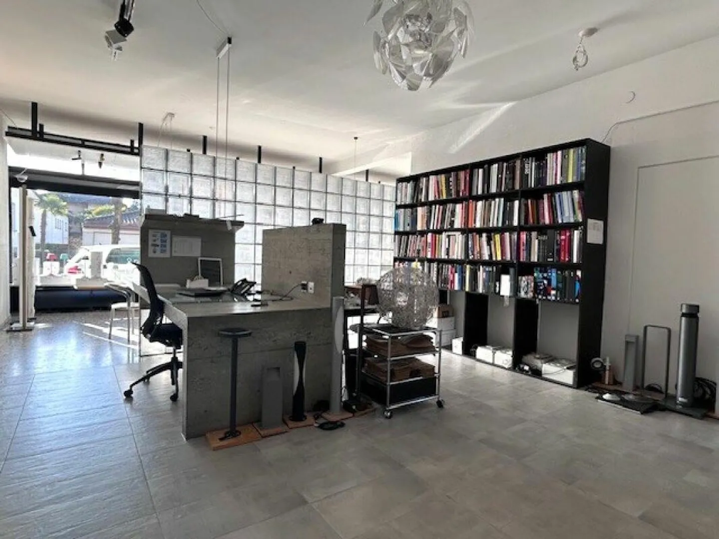 SHOP/COMMERCIAL SPACE WITH WINDOW - Photo 3 of 11