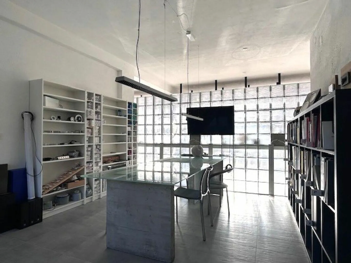 SHOP/COMMERCIAL SPACE WITH WINDOW - Photo 5 of 11