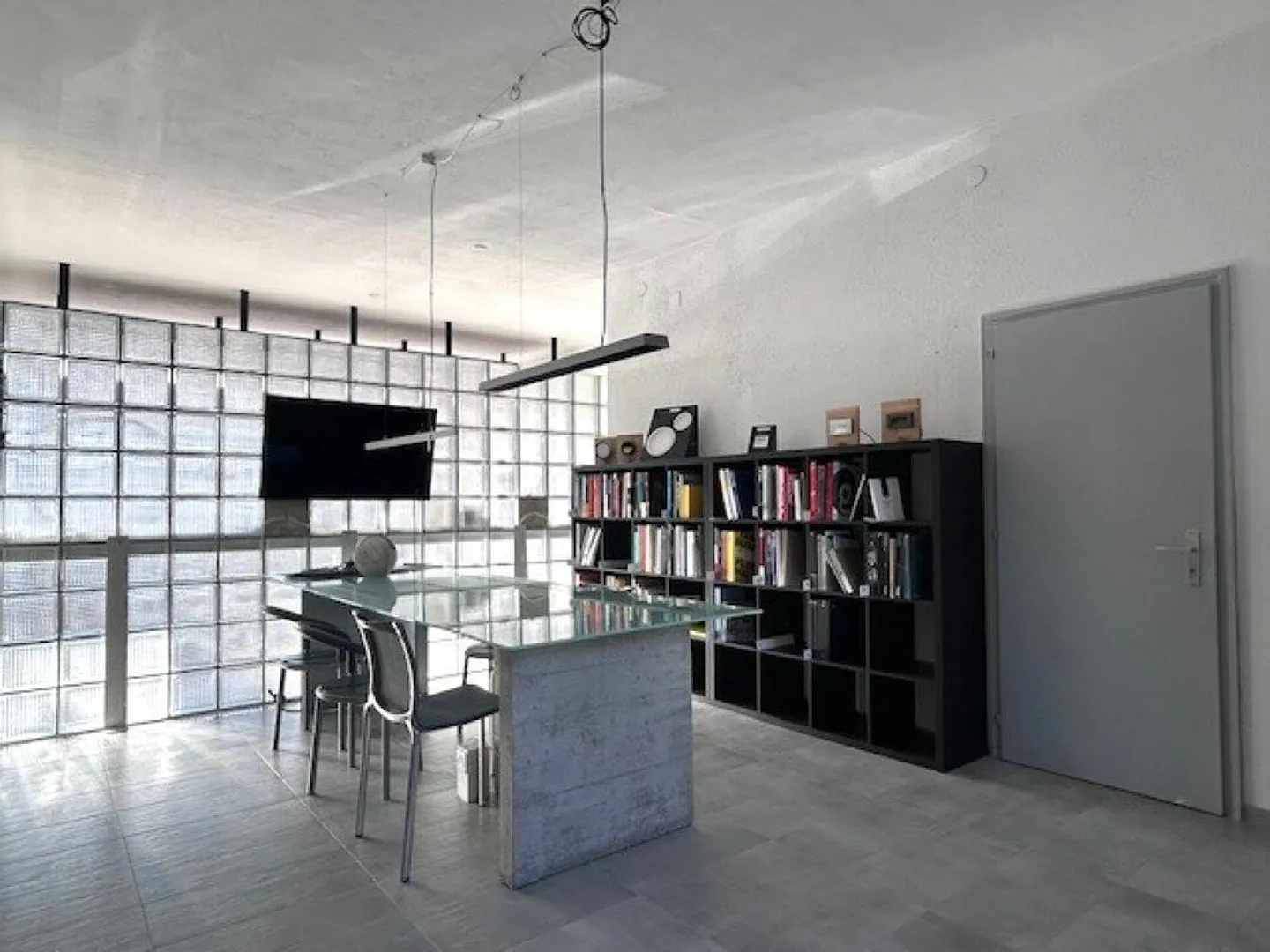 SHOP/COMMERCIAL SPACE WITH WINDOW - Photo 6 of 11