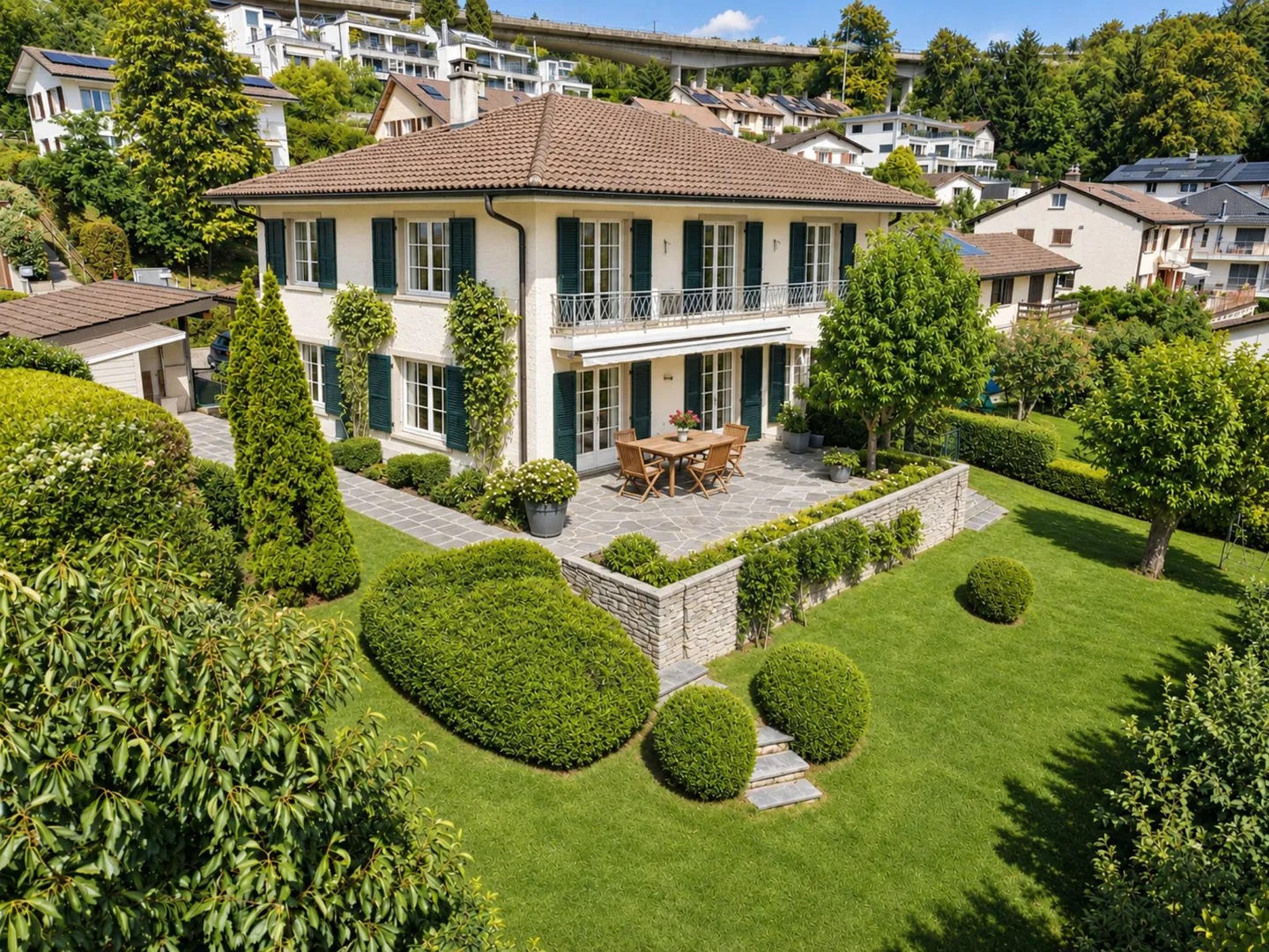 Individual villa with 9.5 rooms and a view of Lake Geneva and the Alps - Photo 1 of 13