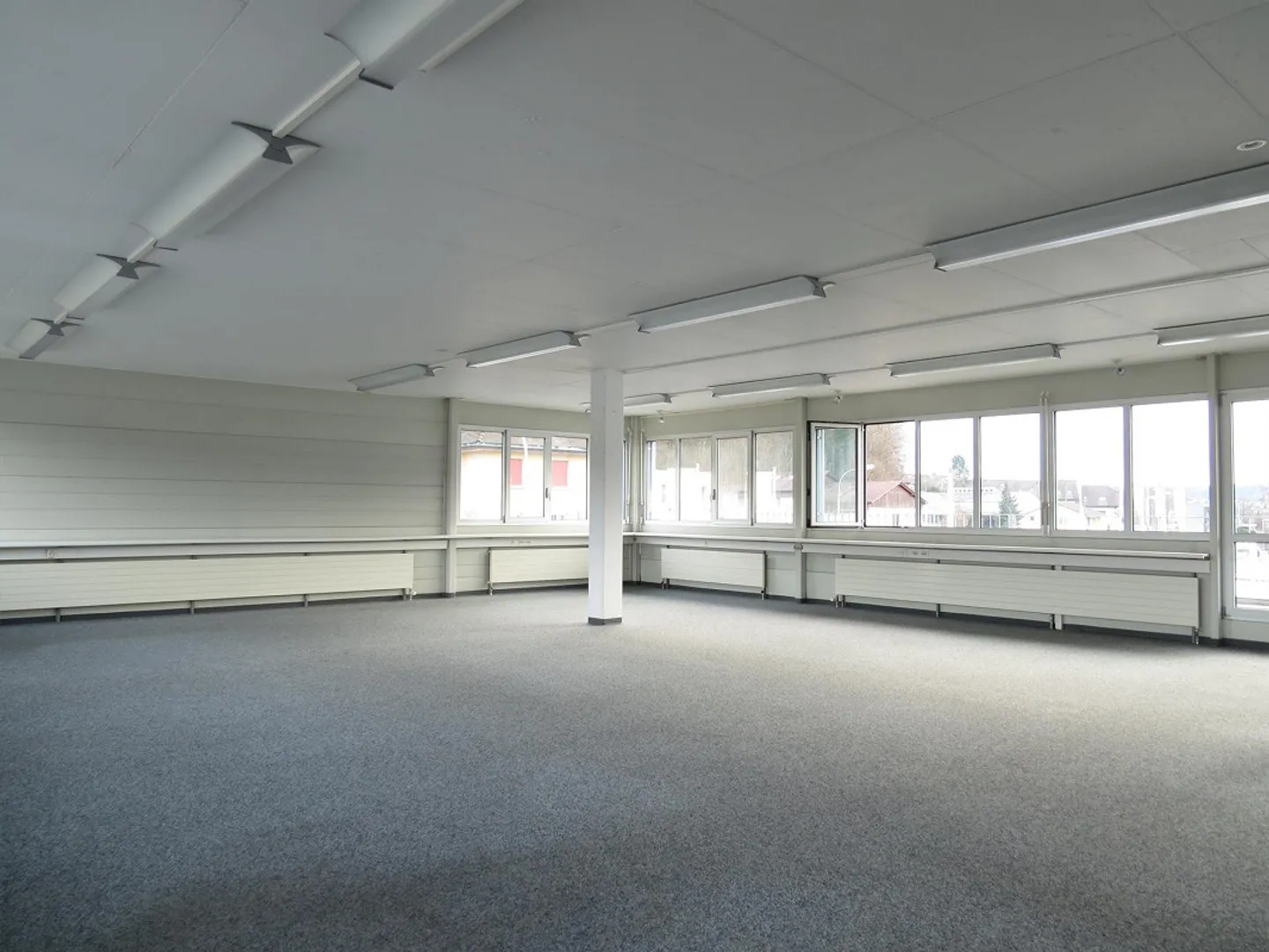 Spacious Attic Office in the Geelig Quarter - Photo 3 of 8