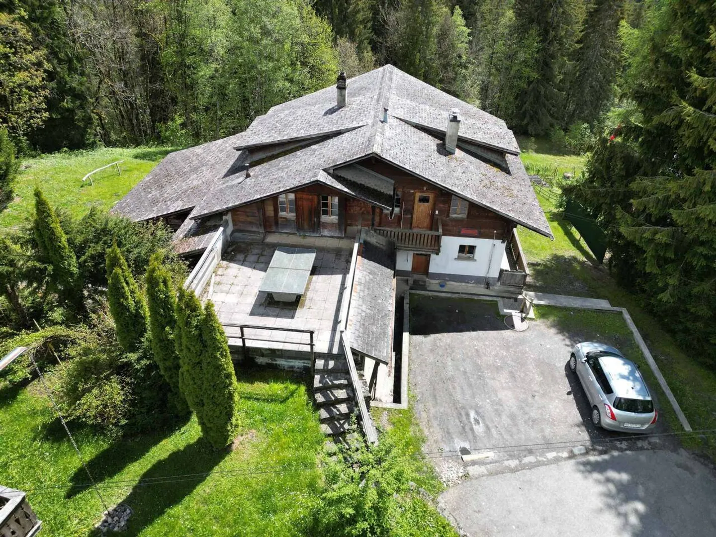 Authentic mountain chalet with large accommodation capacity - Photo 2 of 13