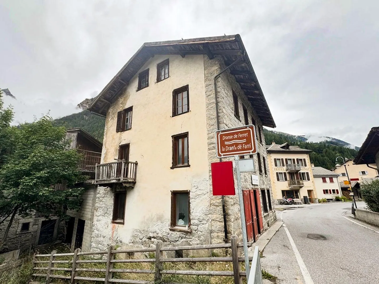 Edificio residenziale 5 stanze - Foto 2 di 6