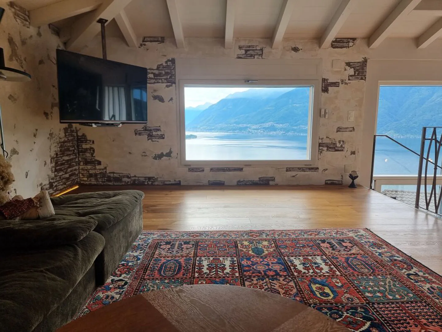 Extravagantes 4 ½-Zimmer-Einfamilienhaus mit Loft, Swimmingpool und herrlichem Seeblick - Foto 6 von 7