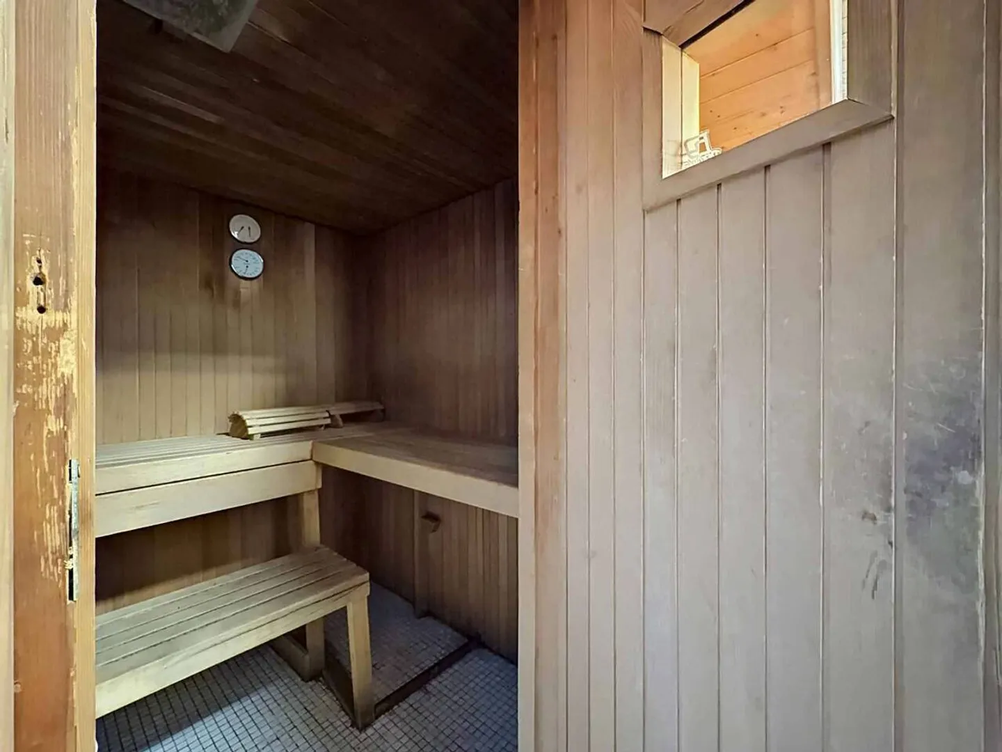 Authentic mountain chalet with large accommodation capacity - Photo 11 of 13