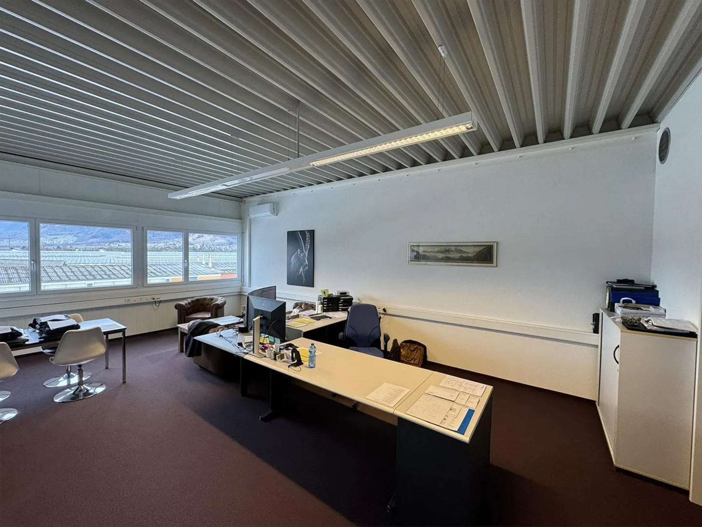 Bürofläche mit Parkplätzen - Foto 2 von 5