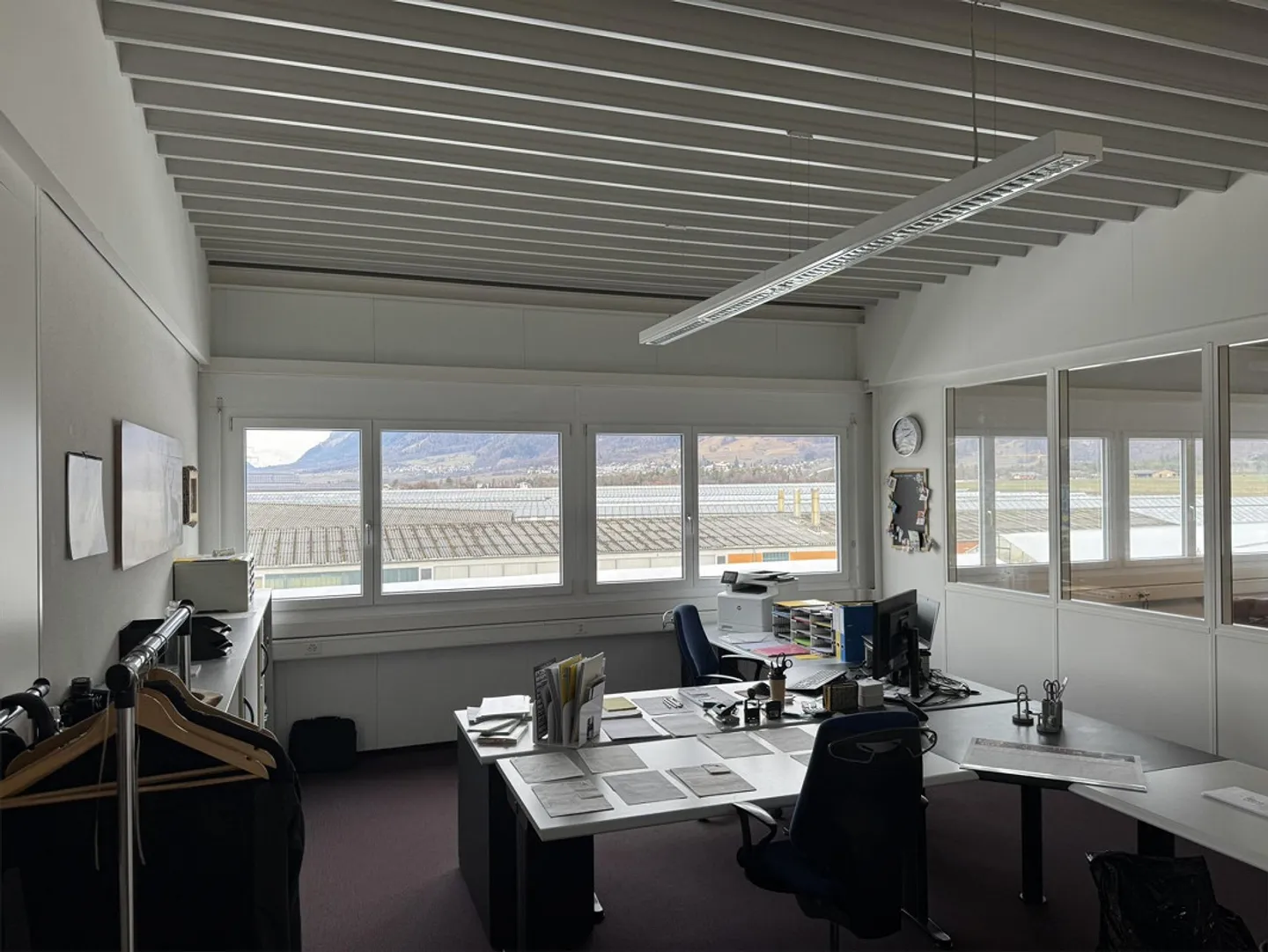 Bürofläche mit Parkplätzen - Foto 4 von 5