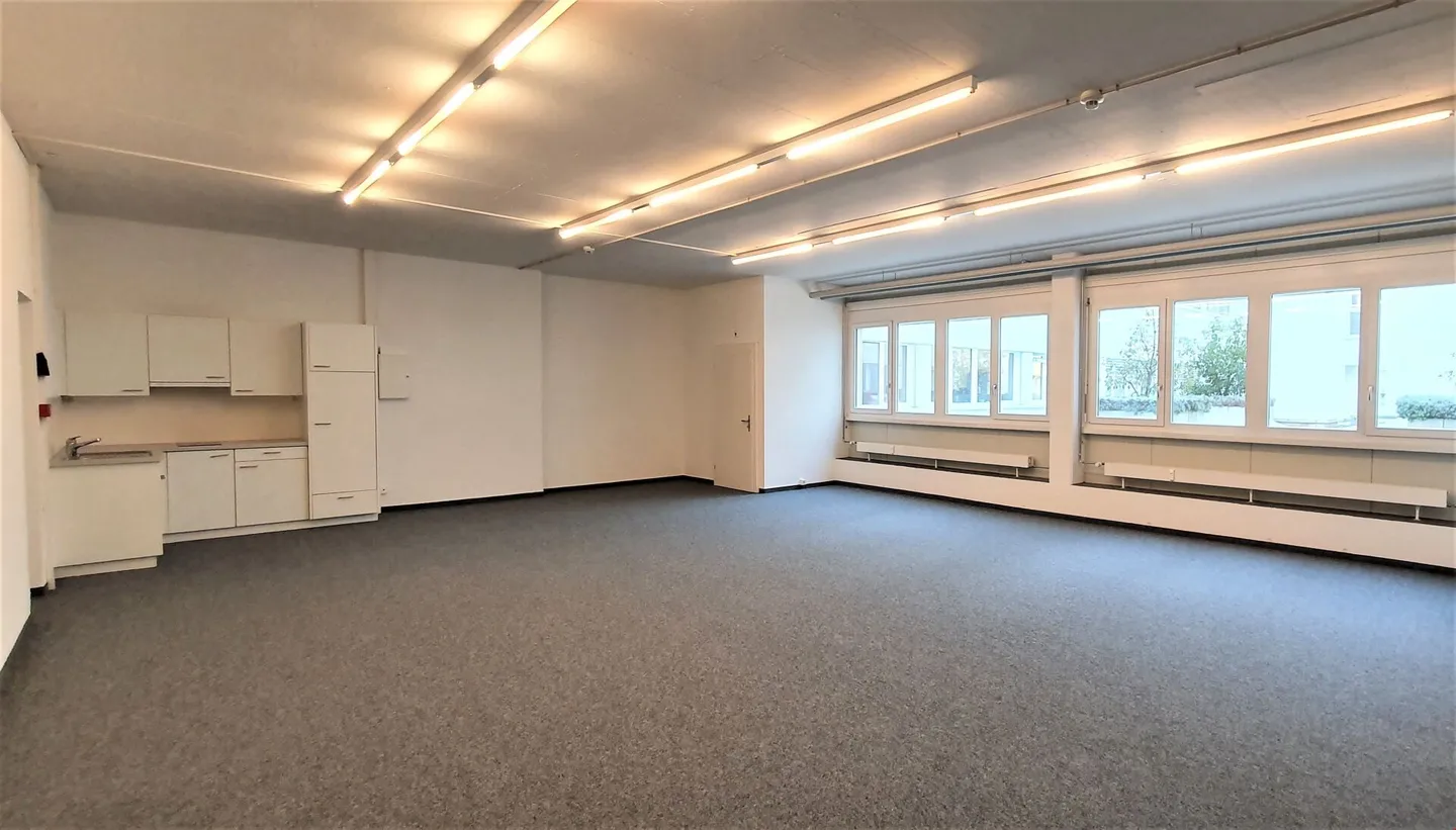 Fully developed commercial/office space with shower/WC and kitchenette - Photo 6 of 11