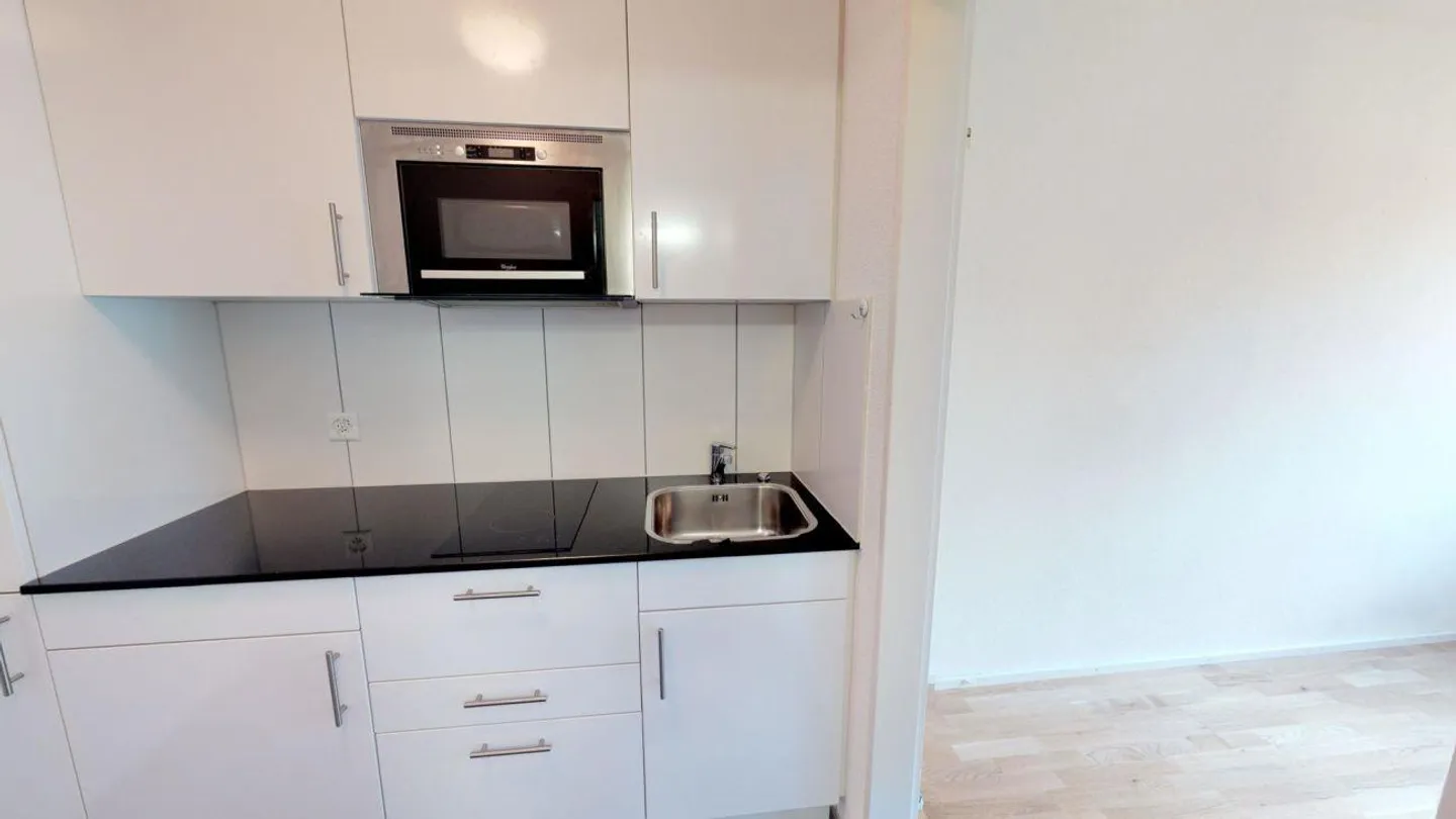 The Ideal Student Apartment - Photo 2 of 7