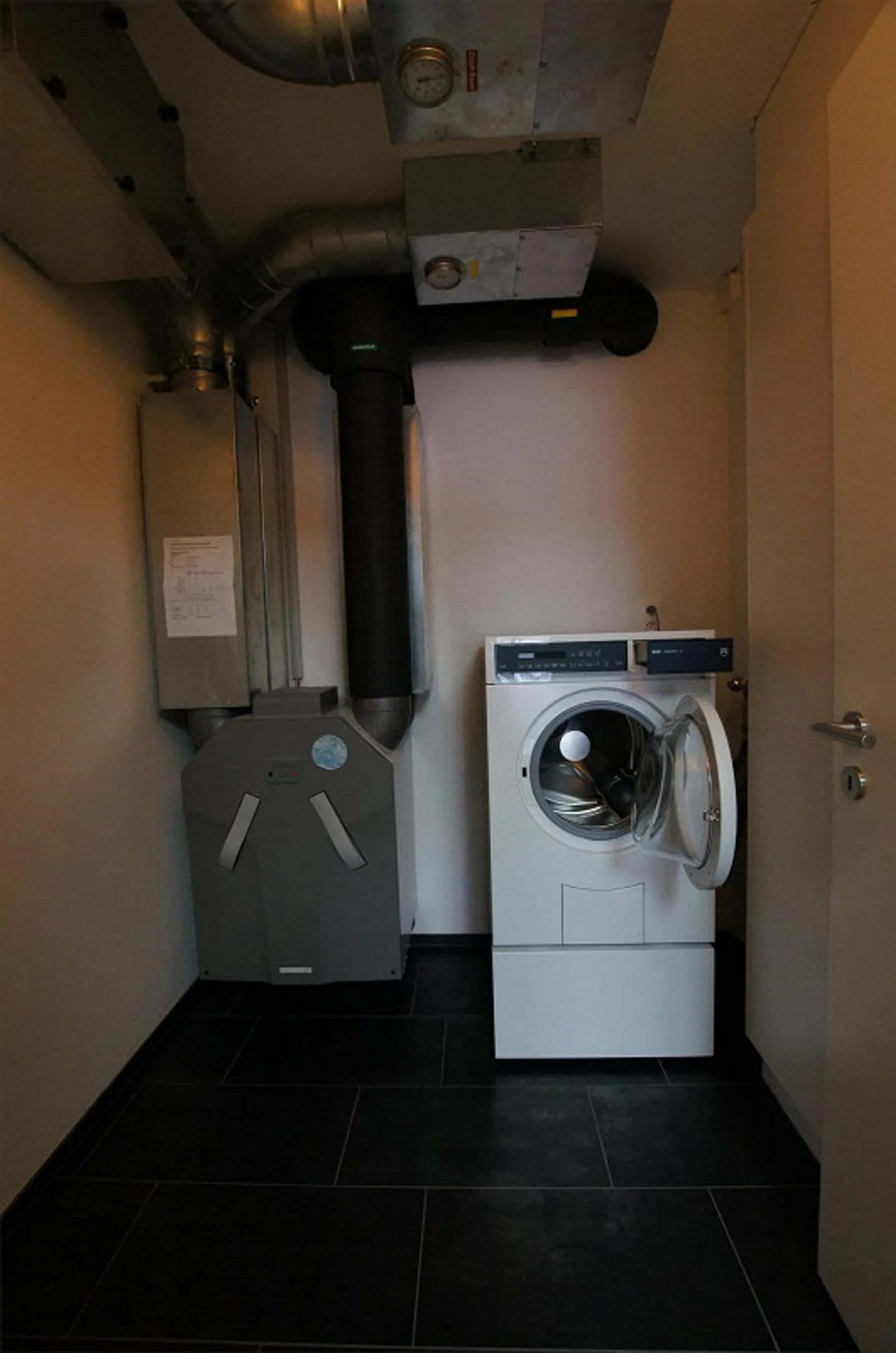 Spacious Garden Apartment at Hallwilersee in Tax-Friendly Municipality - Photo 18 of 22