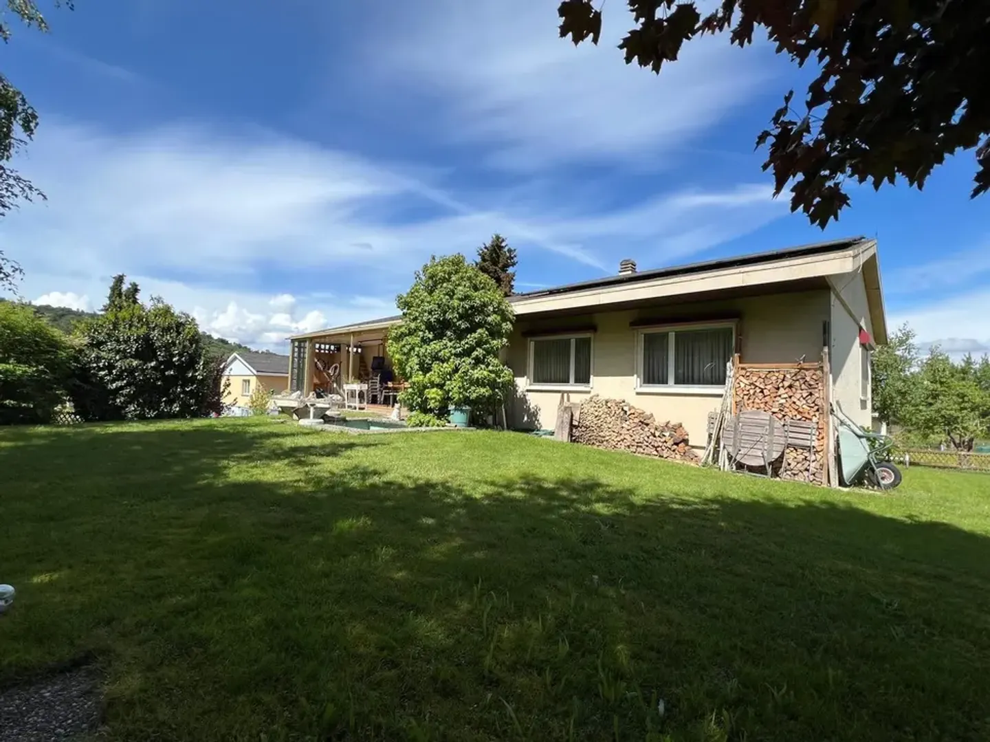 40 minutes from Lausanne! Magnificent individual villa with 6.5 rooms in Montagny - Photo 1 of 10