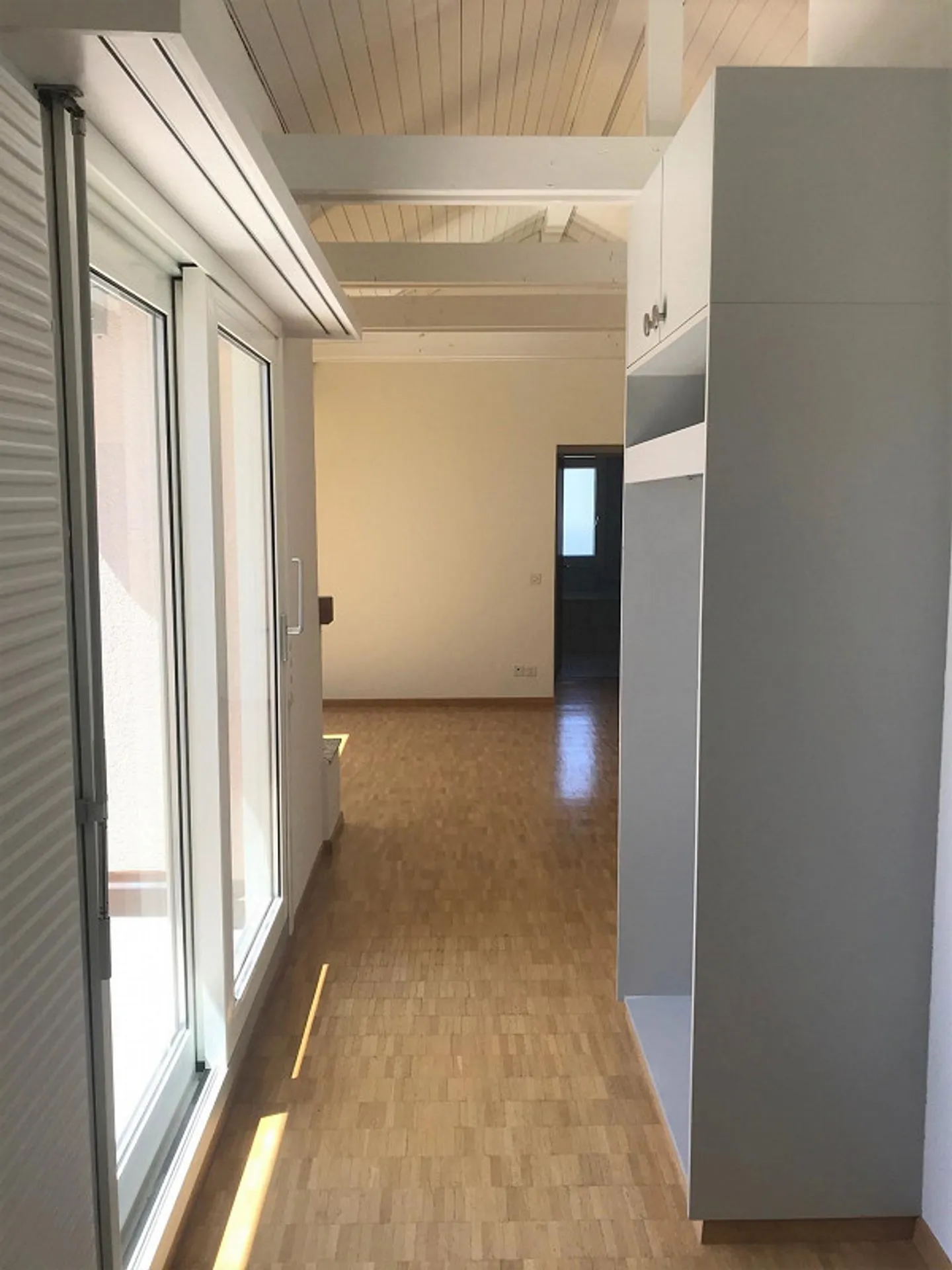 Cozy Attic Apartment - Photo 7 of 9