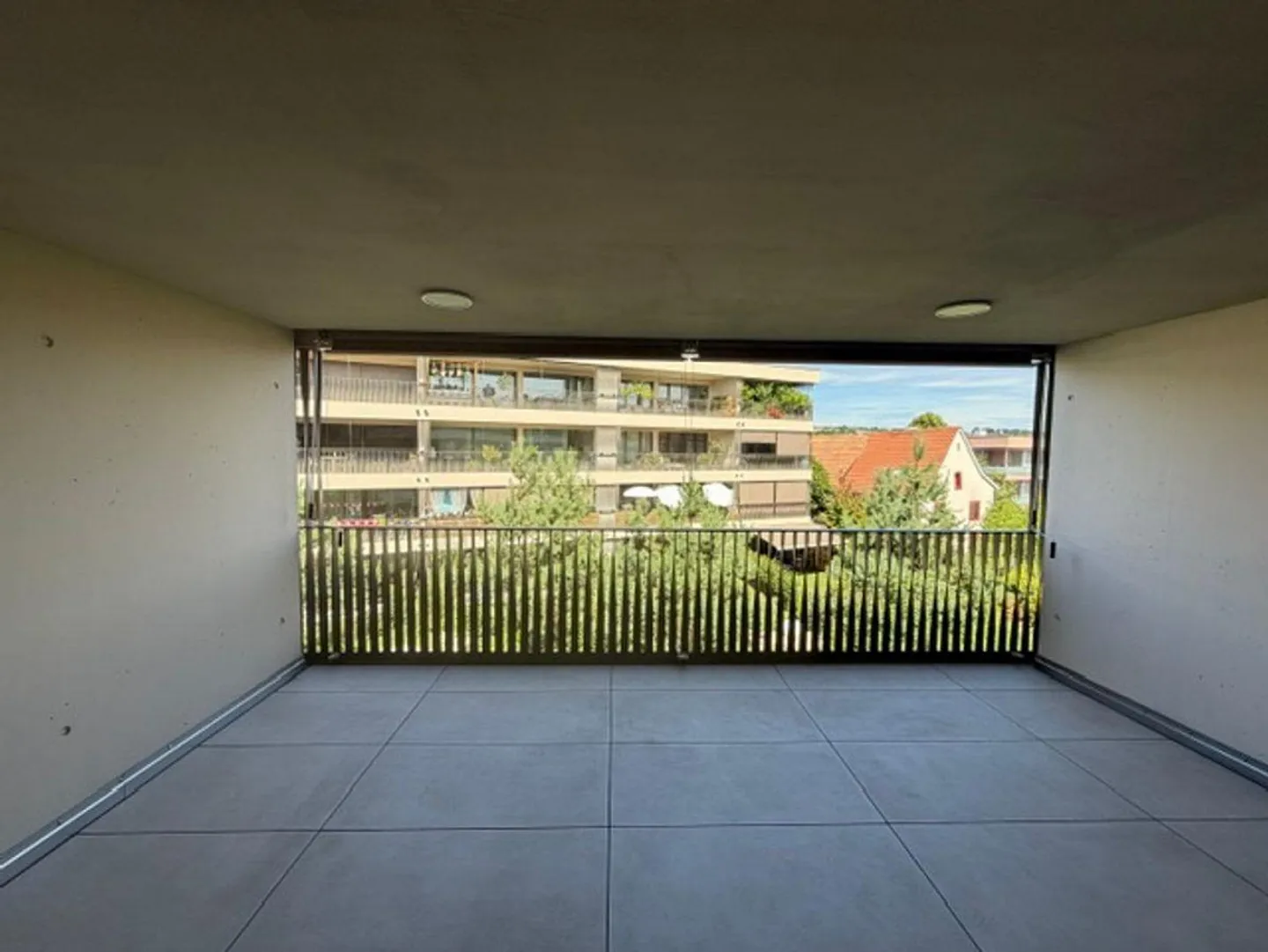 Modern, nearly new 4.5-room apartment for rent in Therwil - Photo 1 of 13