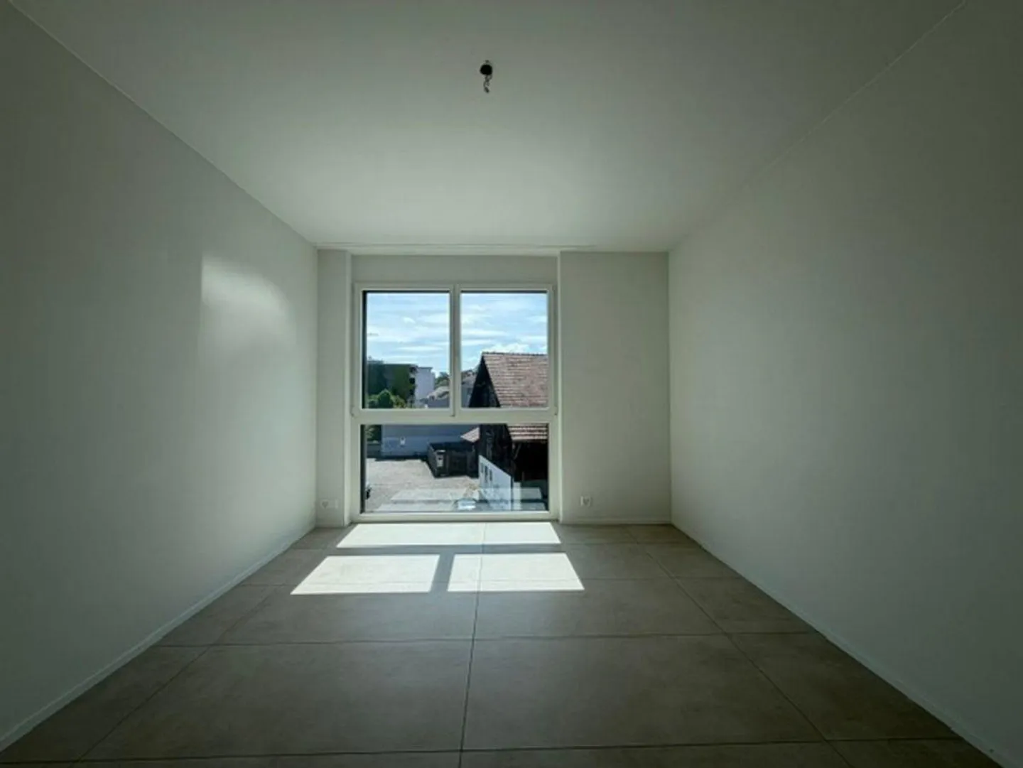 Modern, nearly new 4.5-room apartment for rent in Therwil - Photo 9 of 13