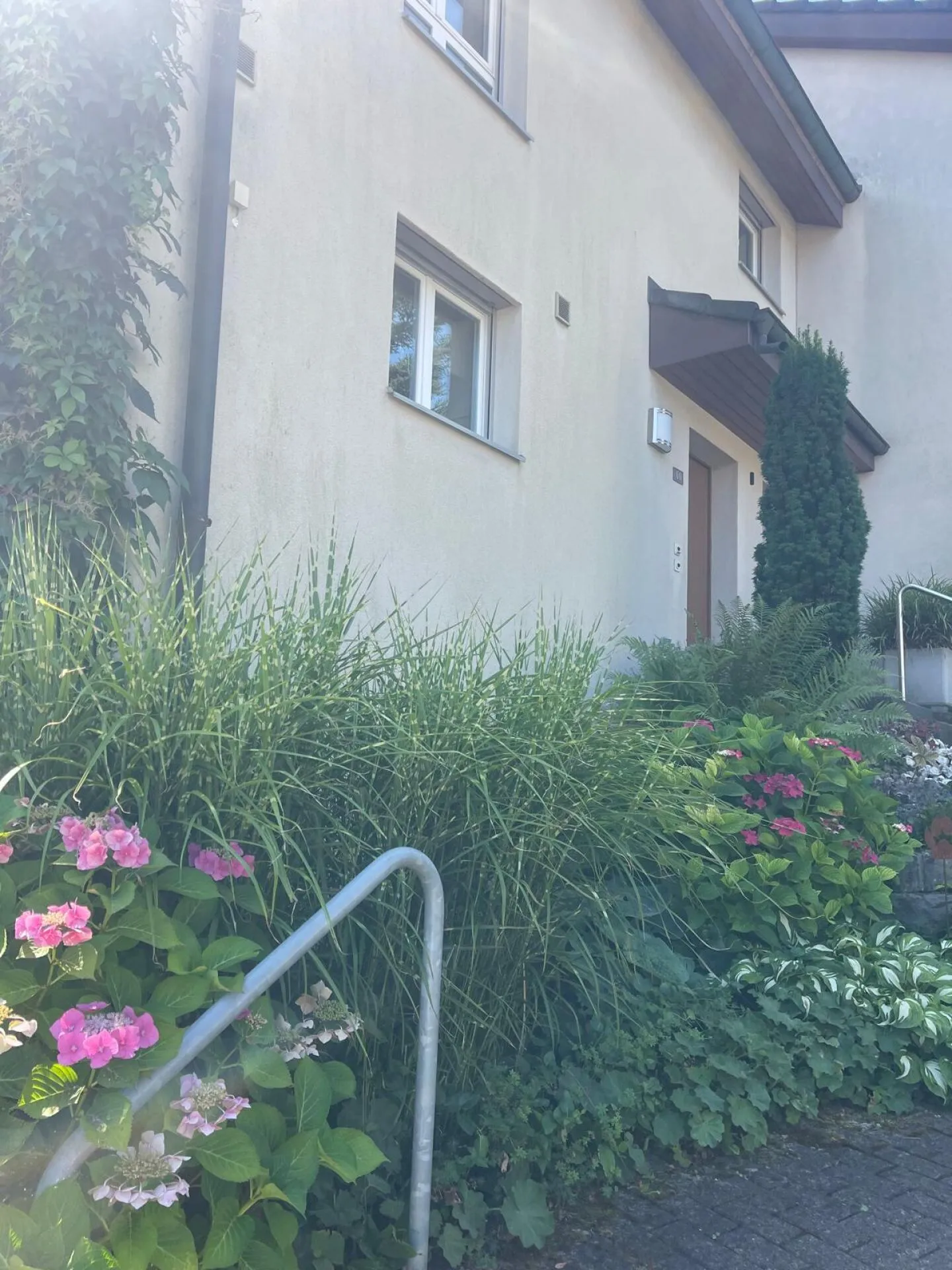 Doppel-Einfamilienhaus mit Garten, Wintergarten, Garagebox und Parkplatz in Lausen - Foto 30 von 31
