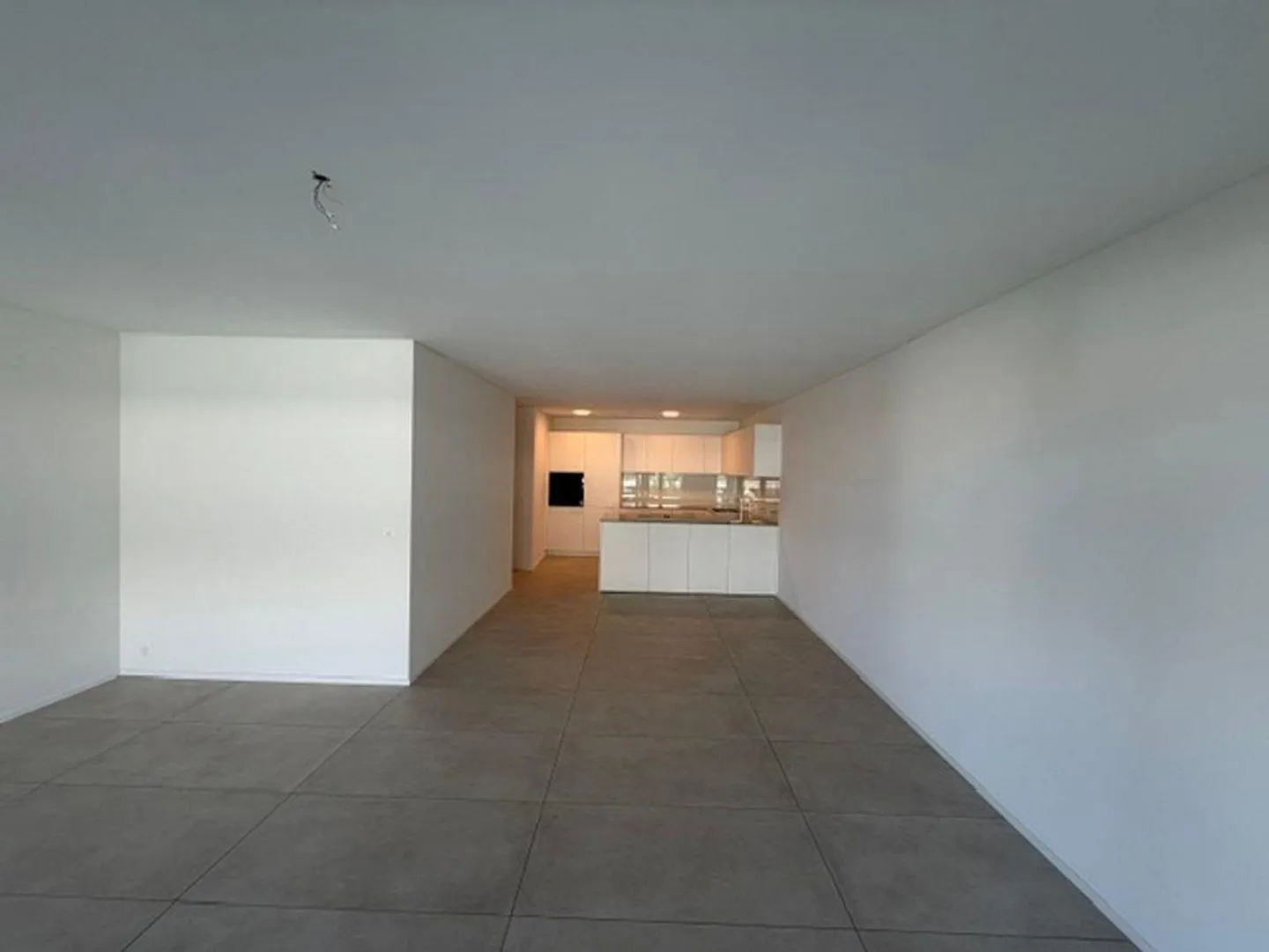 Modern, nearly new 4.5-room apartment for rent in Therwil - Photo 4 of 13