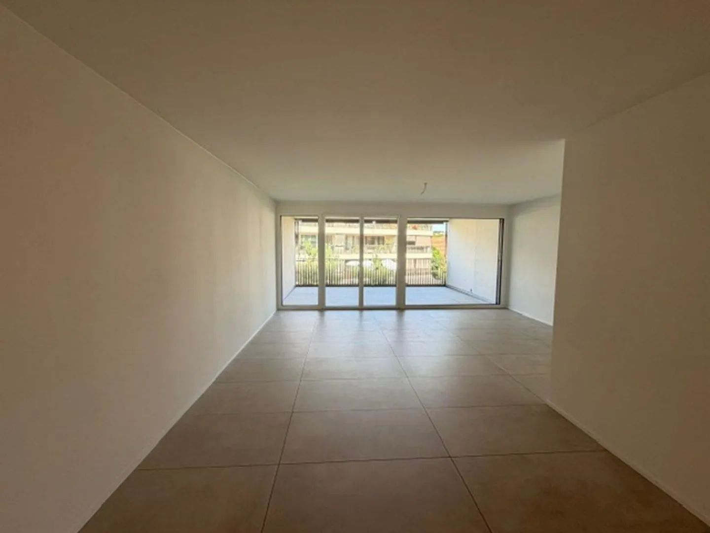 Modern, nearly new 4.5-room apartment for rent in Therwil - Photo 5 of 13